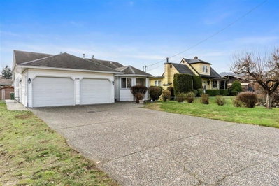 45430 BERNARD Avenue | Chilliwack British Columbia | Slide Image Two