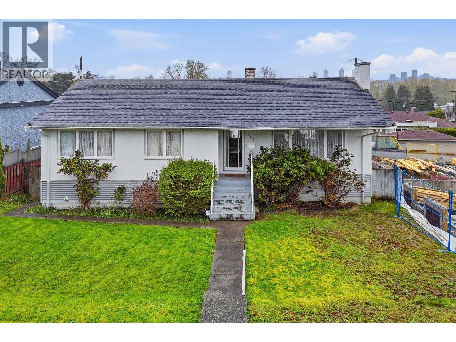 4465 PRICE Crescent, Burnaby, British Columbia V5G 2N5