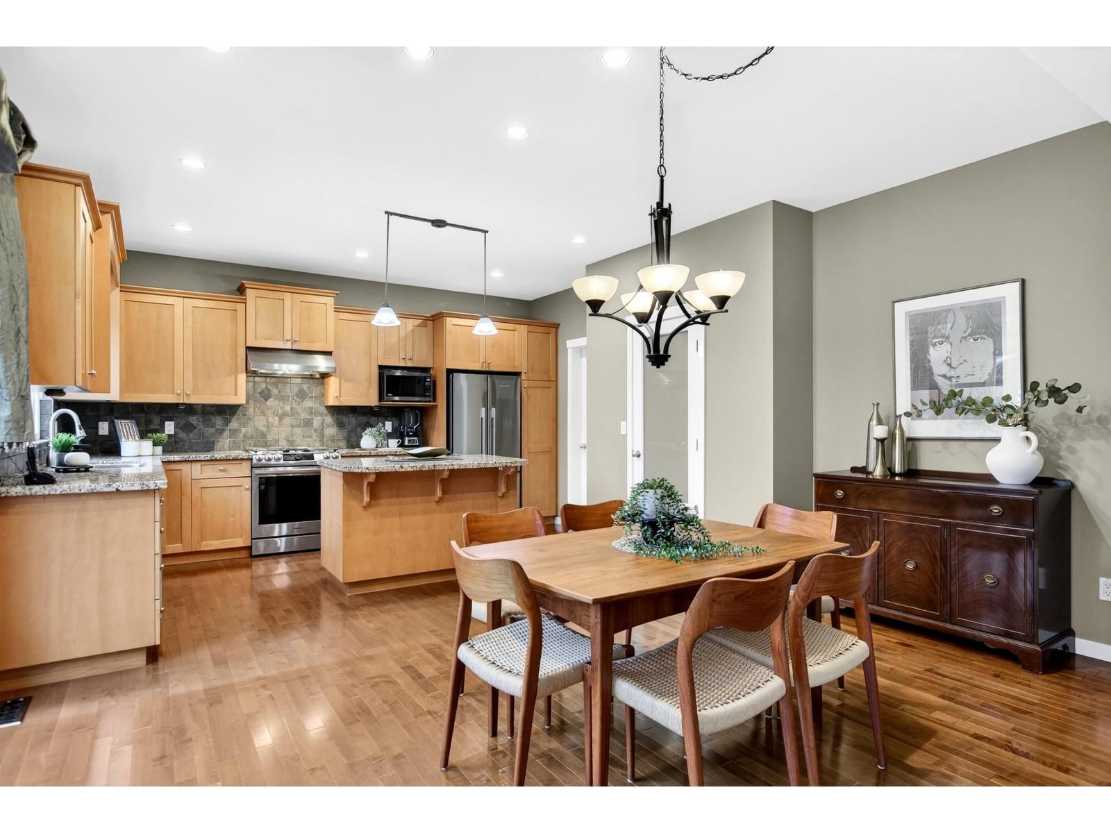 7134 196A STREET Image 12