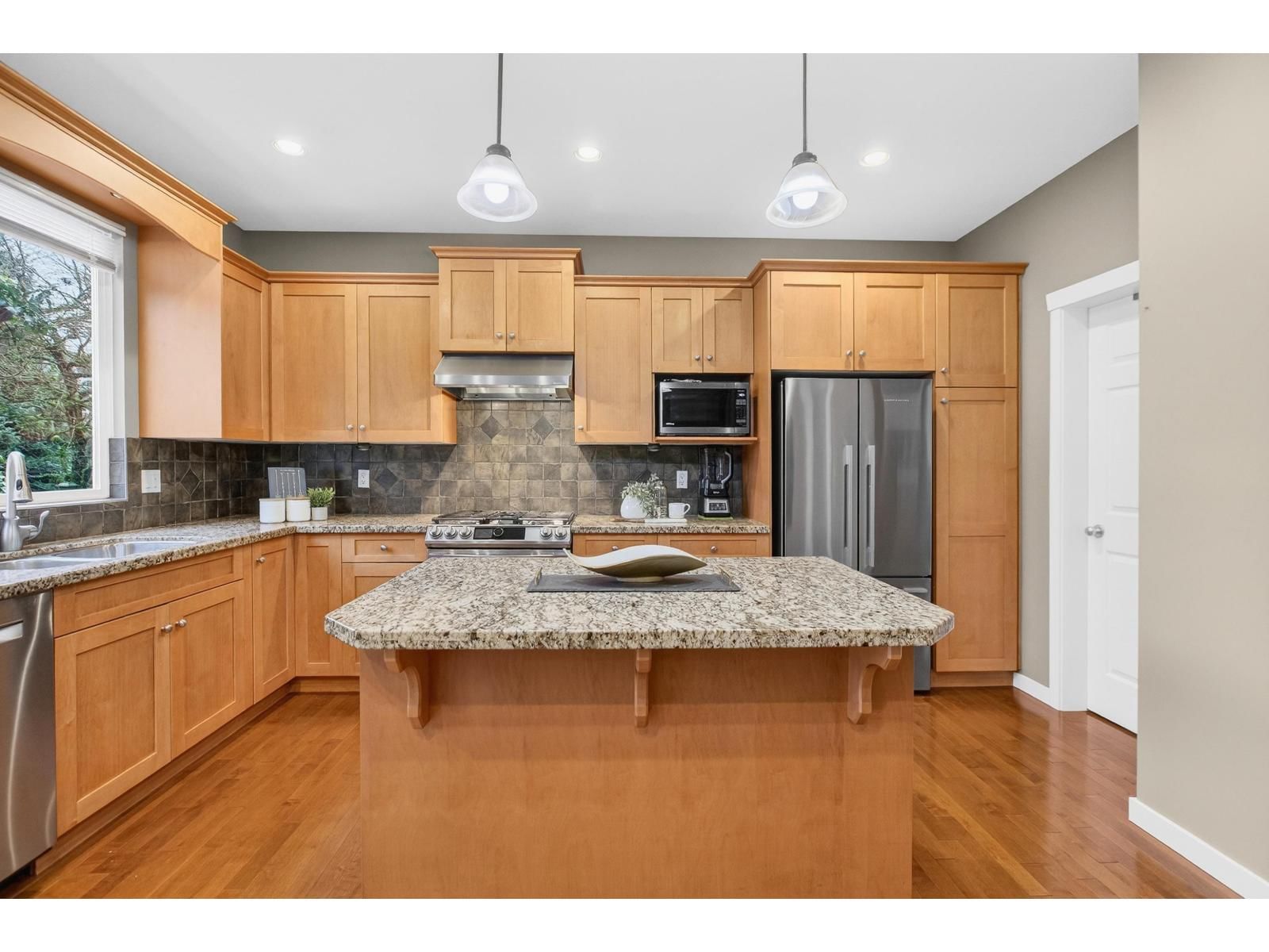 7134 196A STREET Image 14