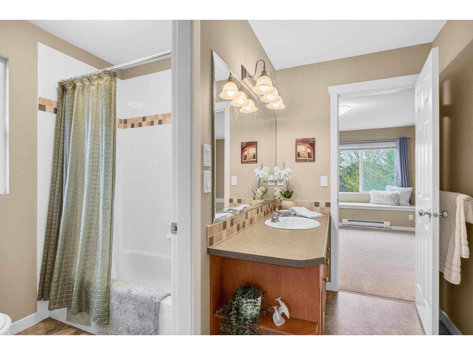 7134 196A STREET Image 28