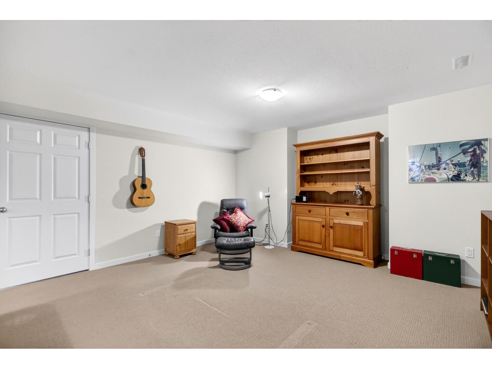 7134 196A STREET Image 32