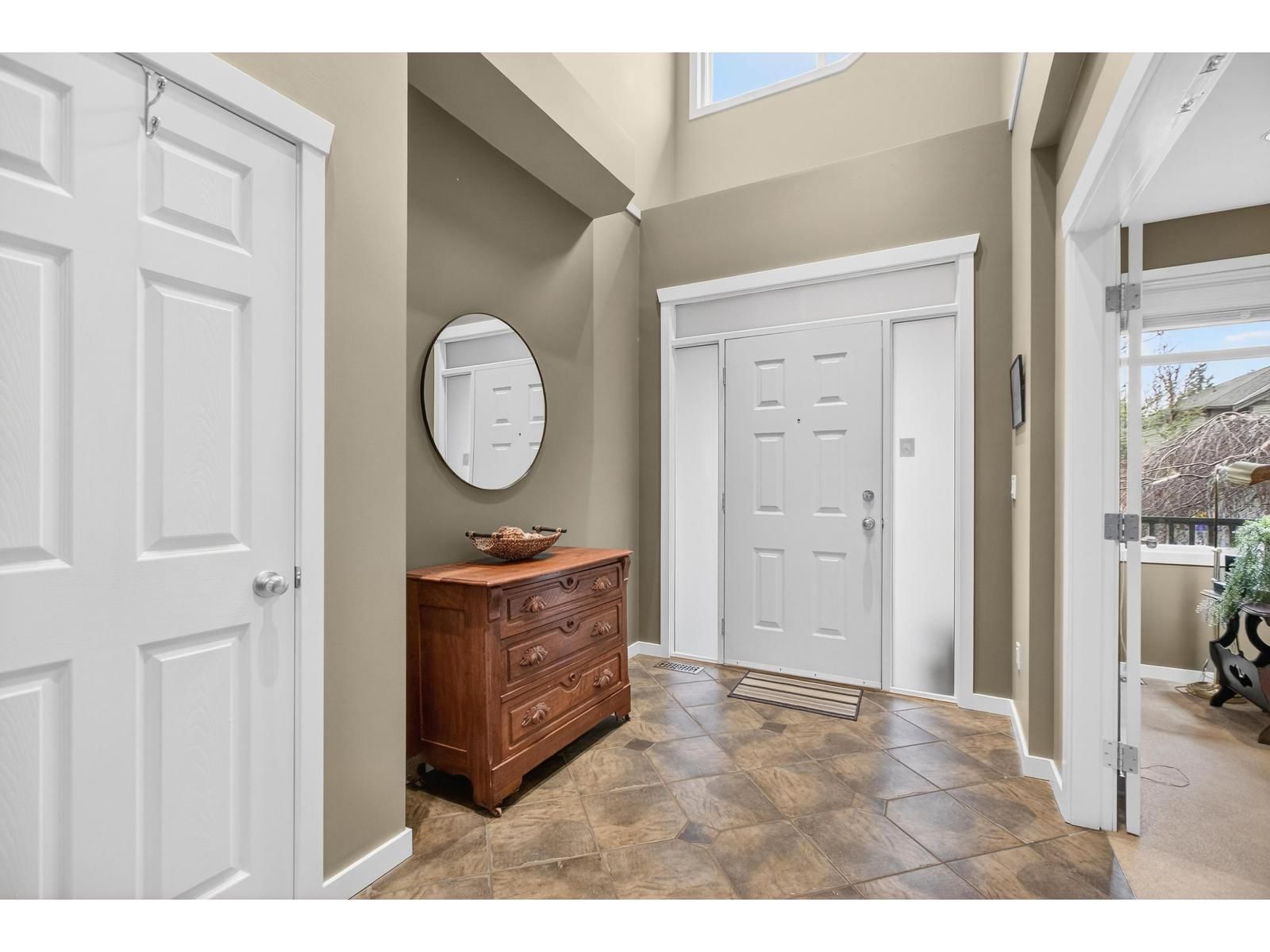 7134 196A STREET Image 6