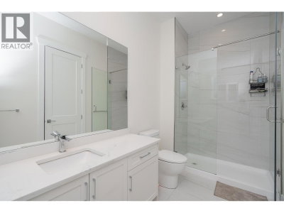 576 LINTON Street | Coquitlam British Columbia | Slide Image Thirteen