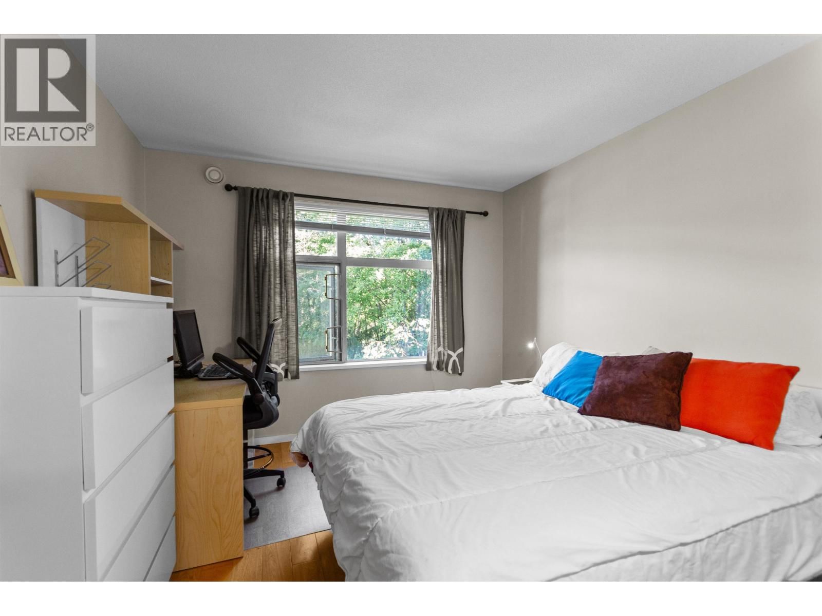 315 - 400 KLAHANIE DRIVE Image 12