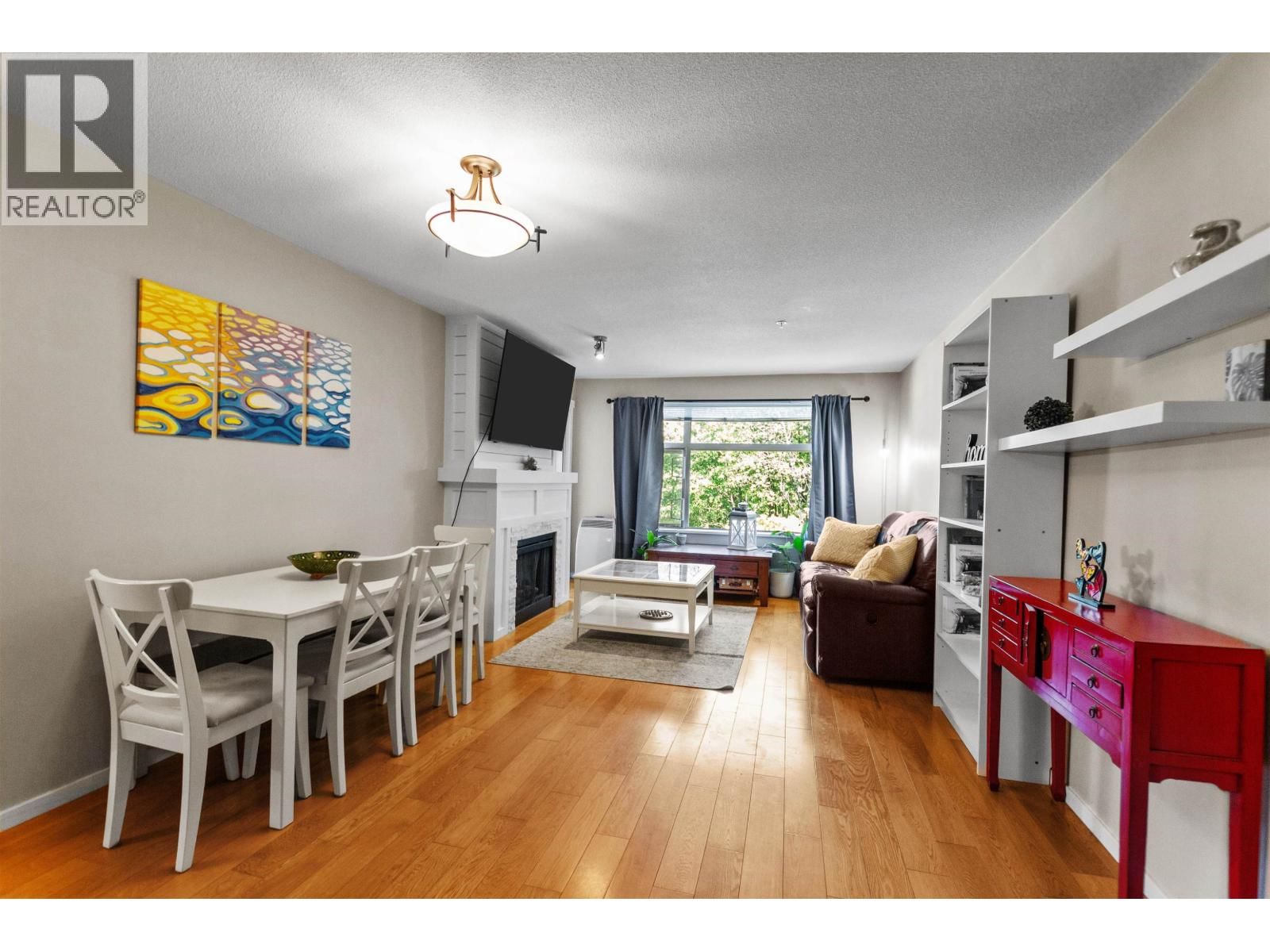 315 - 400 KLAHANIE DRIVE Image 2