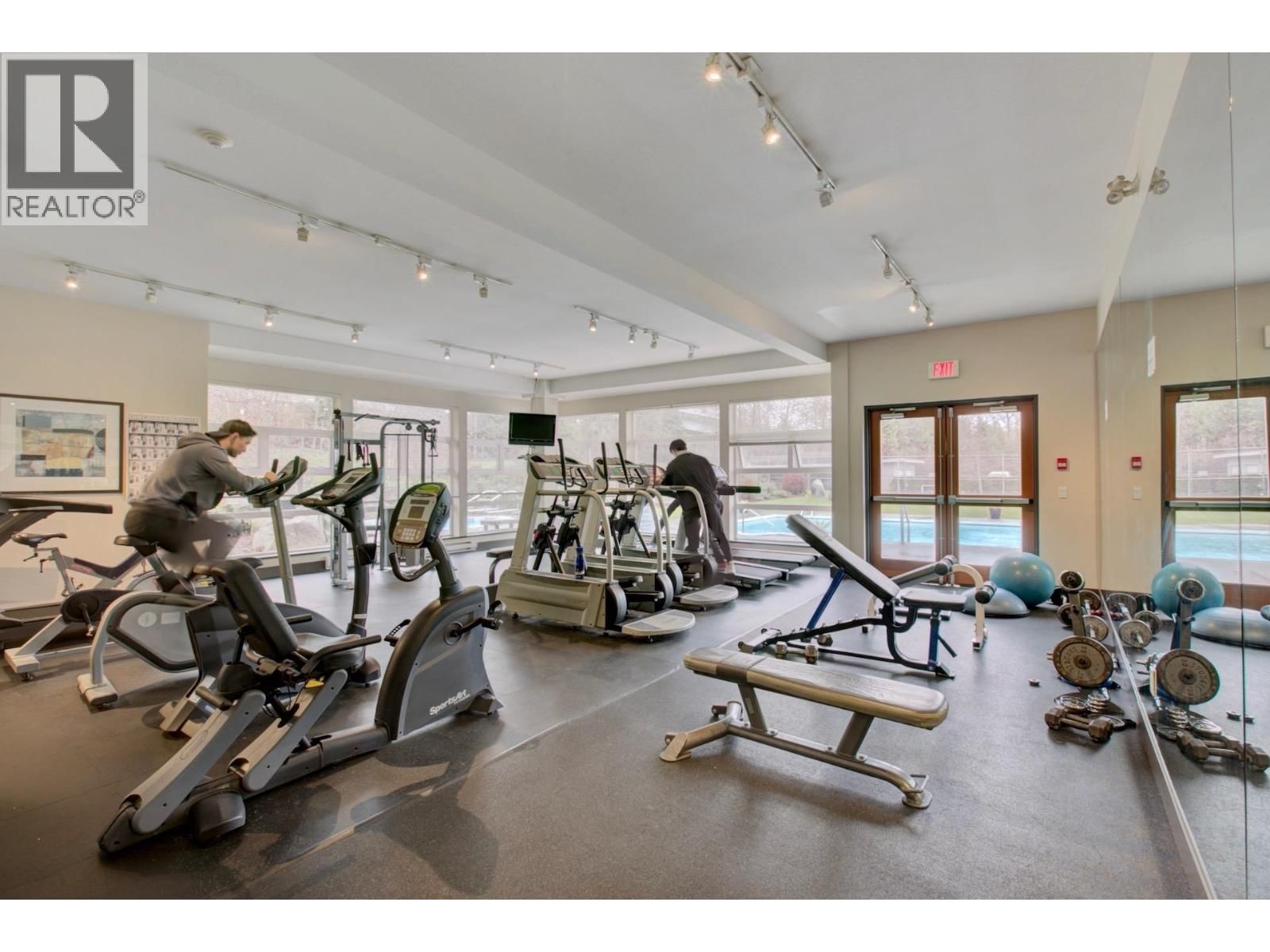 315 - 400 KLAHANIE DRIVE Image 23