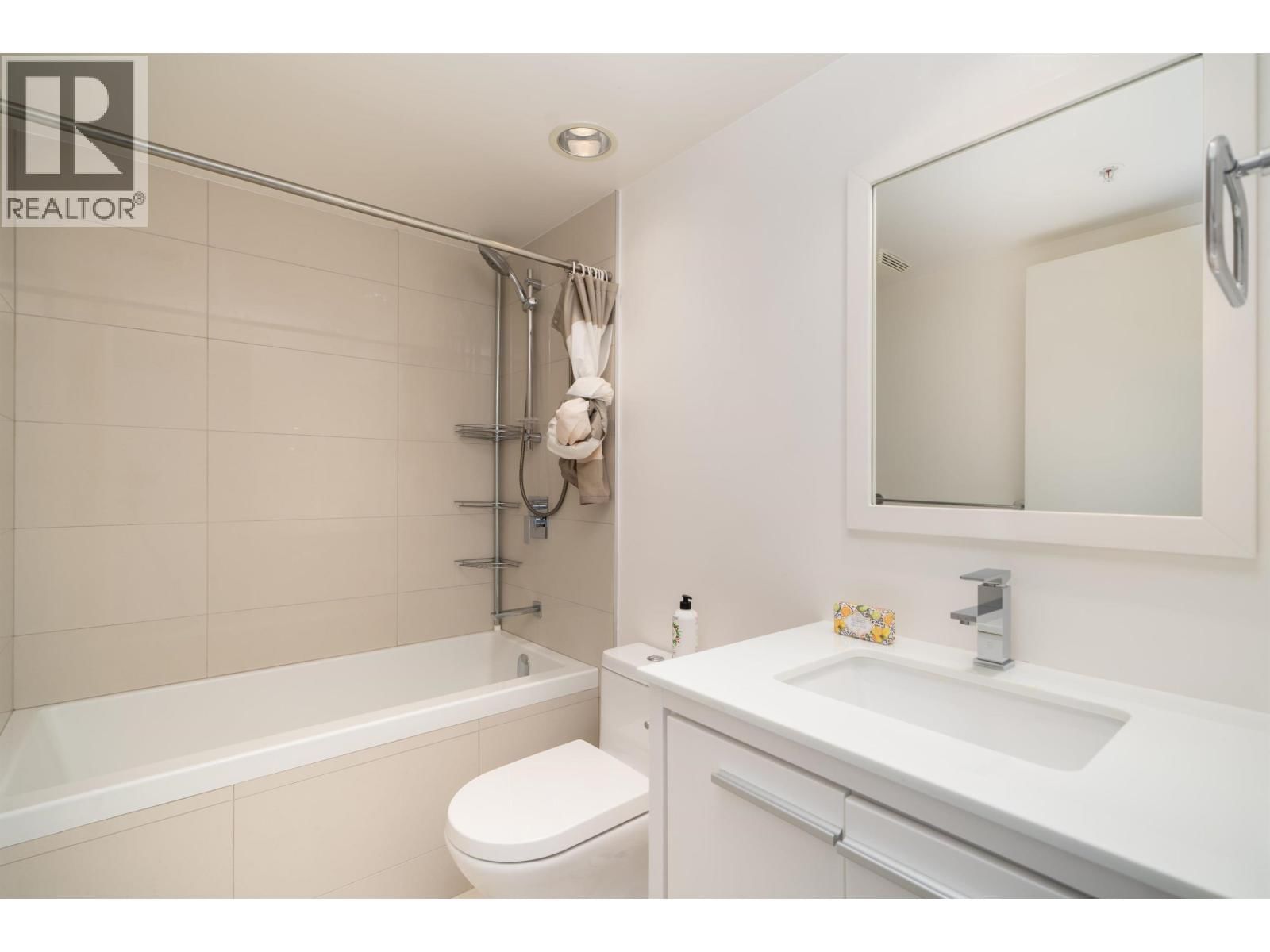 905 - 1316 11TH AVENUE Image 16