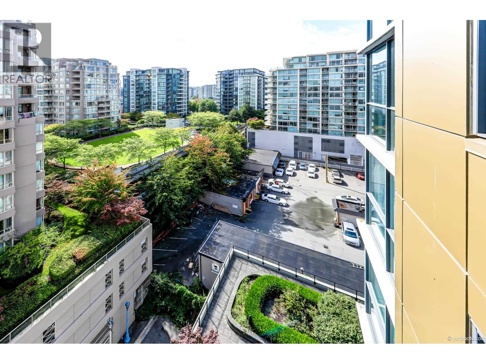 1005 - 6133 BUSWELL STREET Image 25