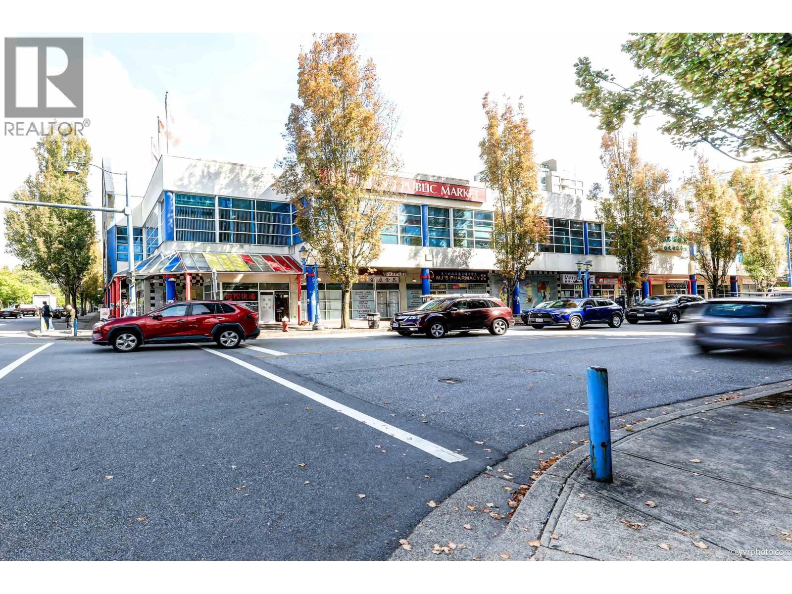 1005 - 6133 BUSWELL STREET Image 27