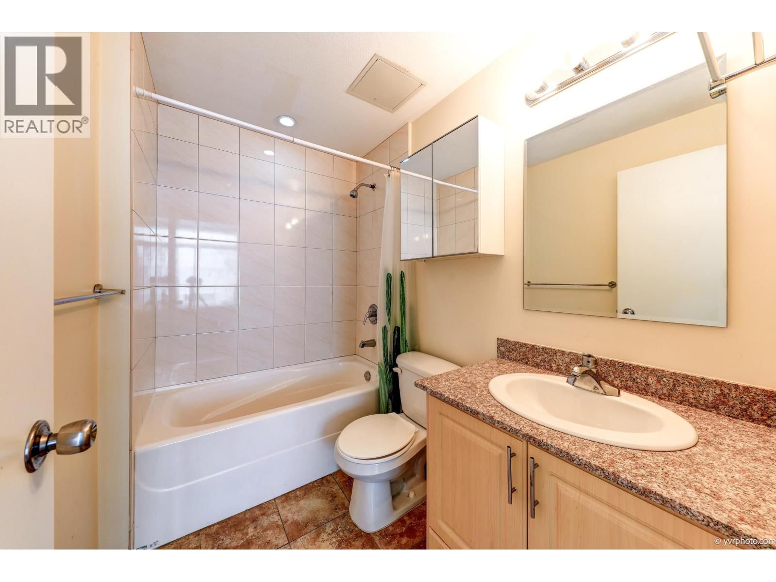 1005 - 6133 BUSWELL STREET Image 6