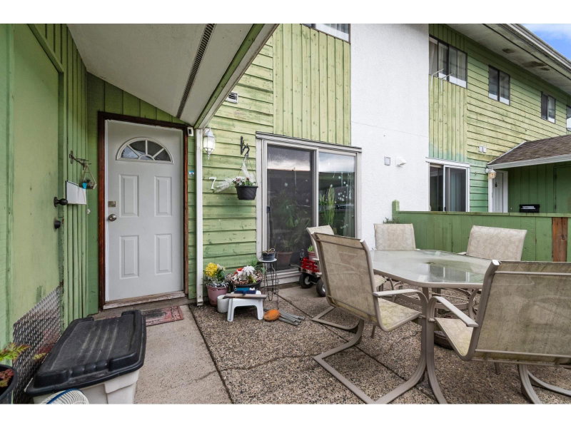 9342 HAZEL Street Chilliwack British Columbia, V2P 5N2 - 3 Bedrooms Home For Sale