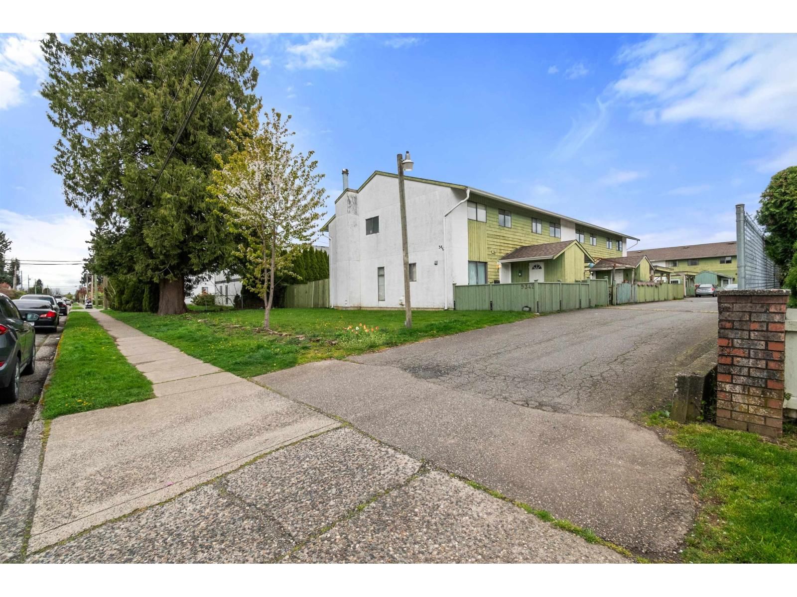 7 - 9342 HAZEL STREET Image 38