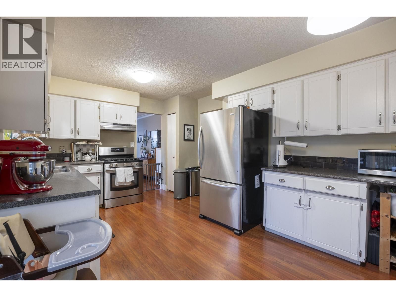 2634 ROGATE AVENUE Image 10