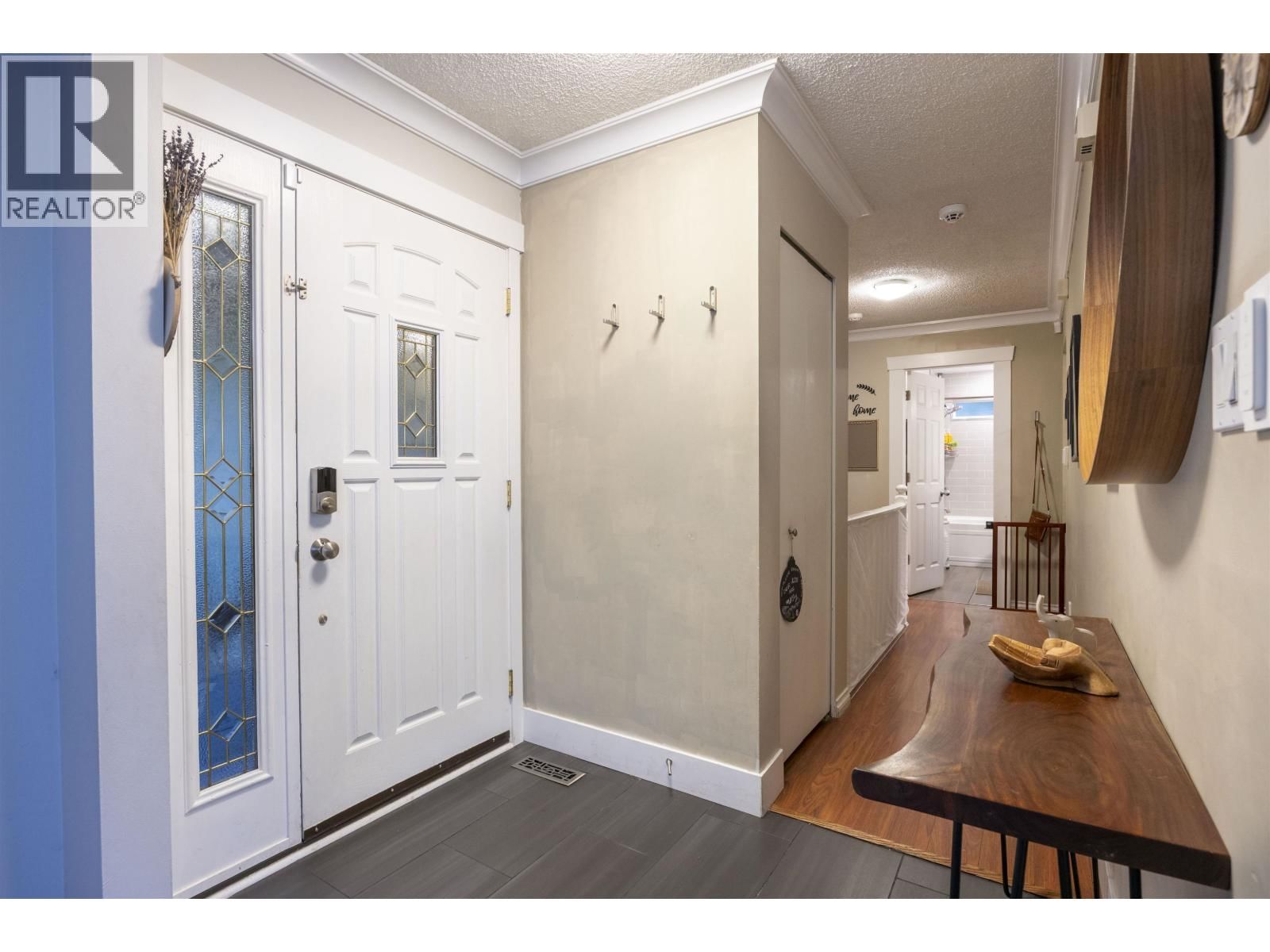 2634 ROGATE AVENUE Image 5