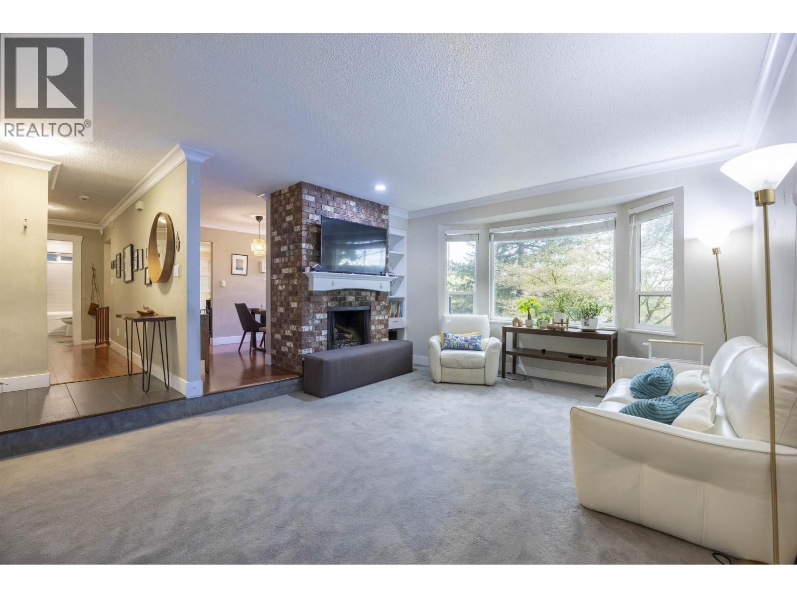 2634 ROGATE AVENUE Image 6