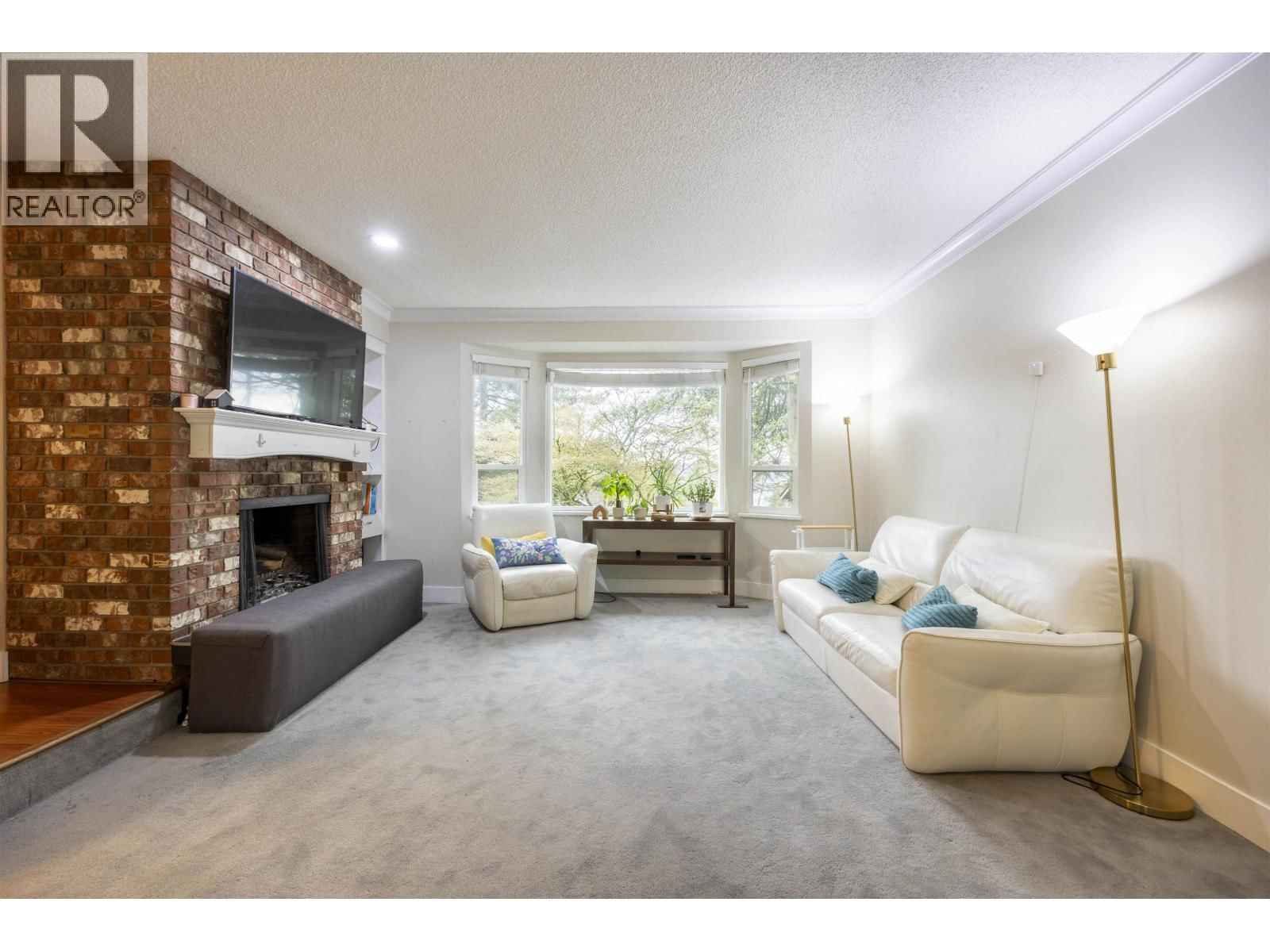 2634 ROGATE AVENUE Image 7