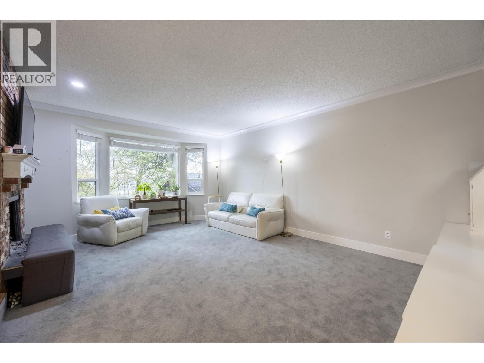 2634 ROGATE AVENUE Image 8