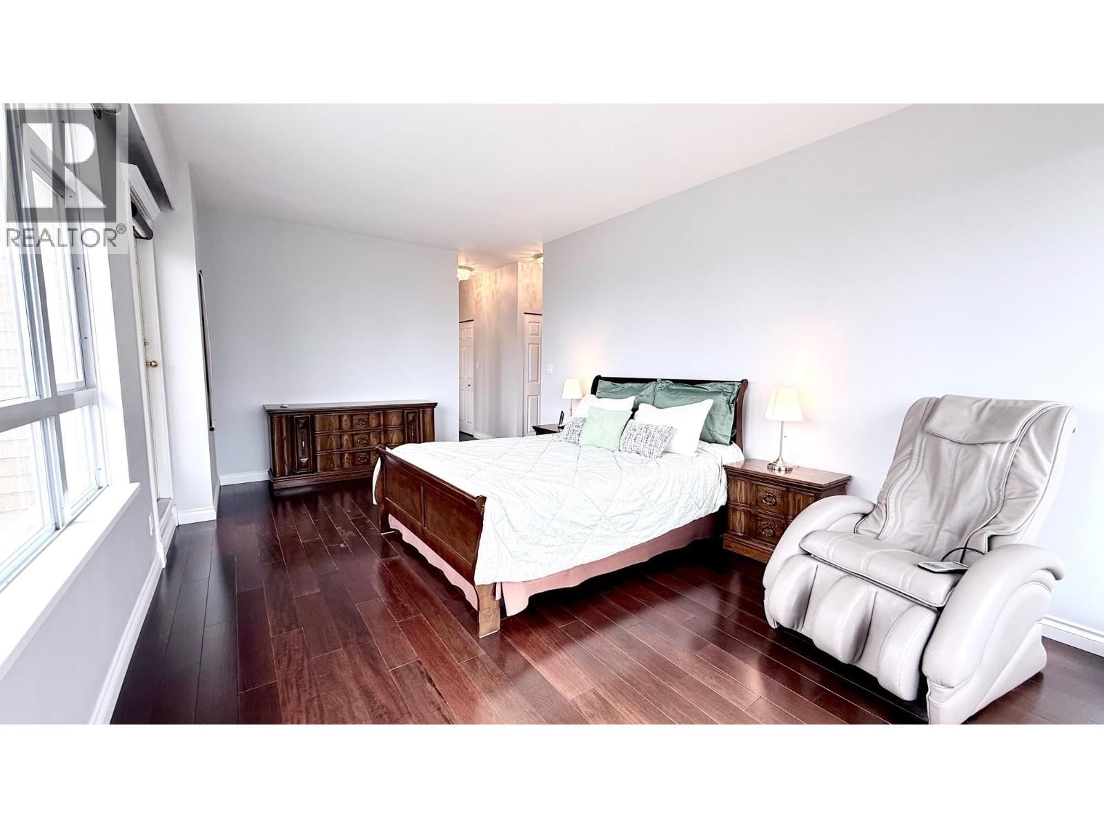 2500 - 6521 BONSOR AVENUE Image 18