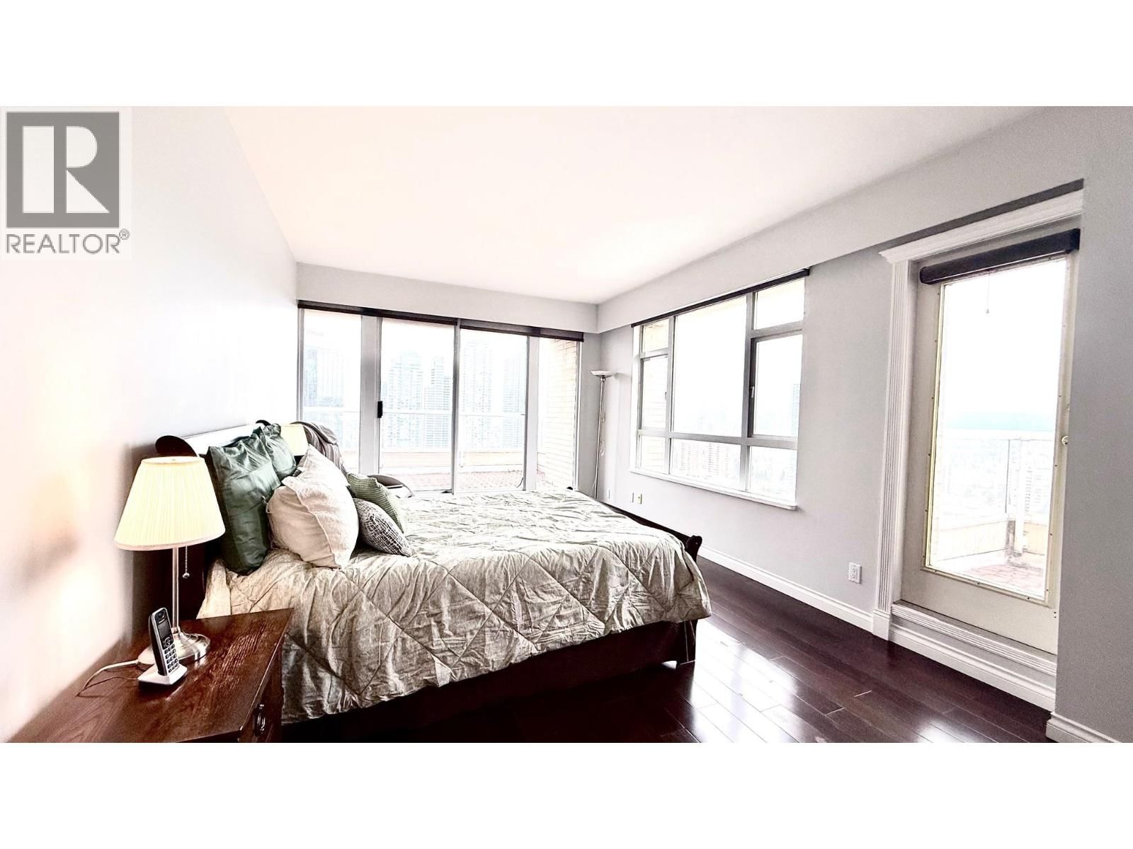 2500 - 6521 BONSOR AVENUE Image 19