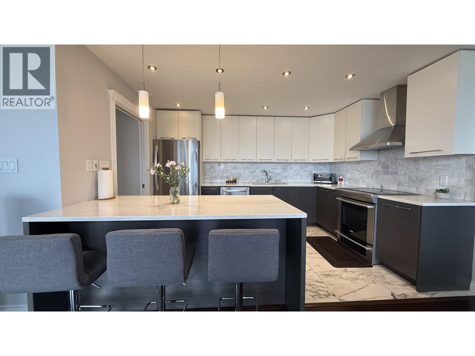 2500 - 6521 BONSOR AVENUE Image 6