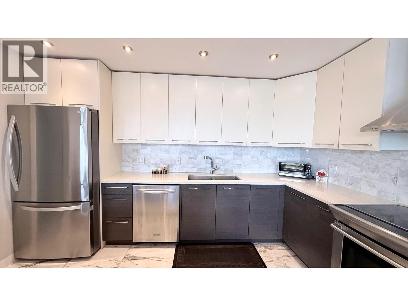 2500 - 6521 BONSOR AVENUE Image 8