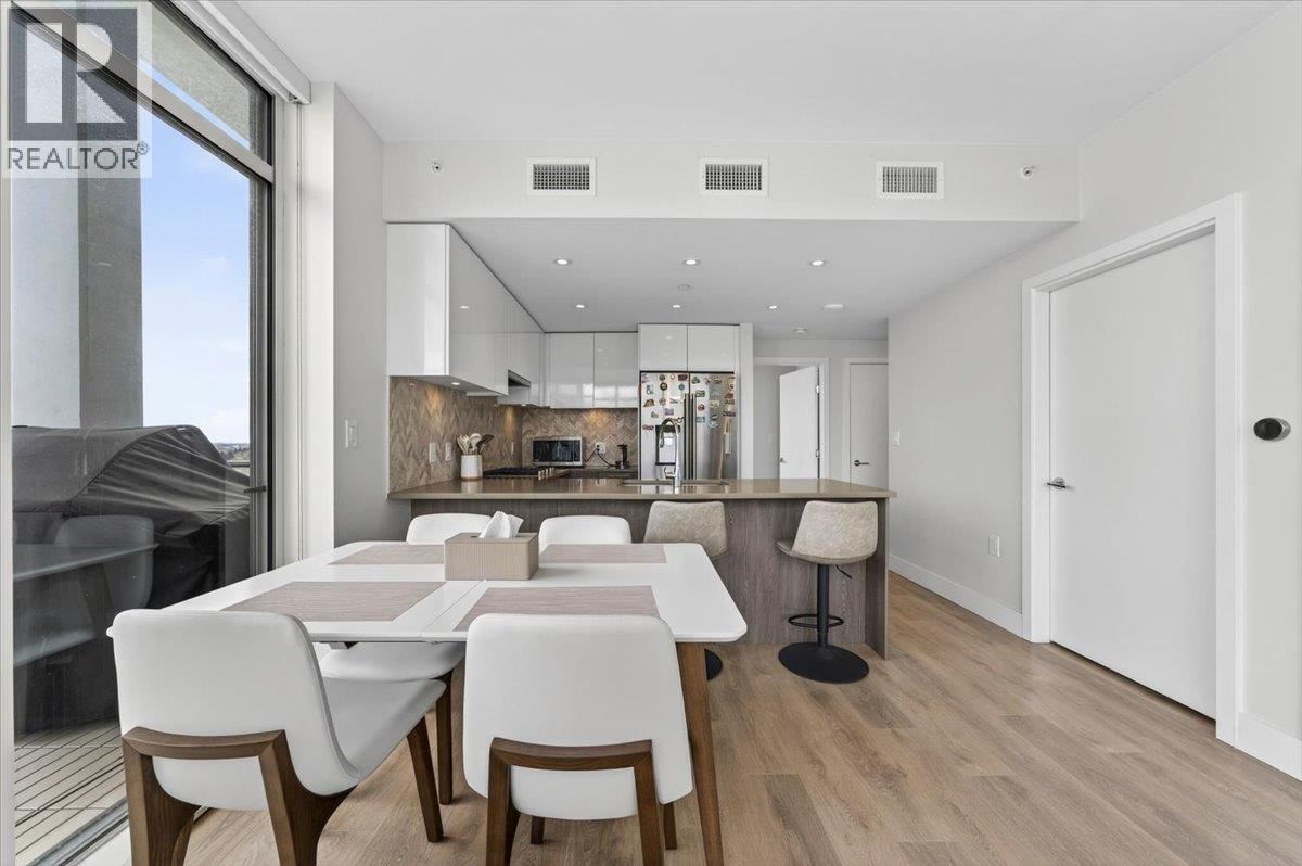 1403 - 3581 KENT AVENUE NORTH AVENUE Image 8