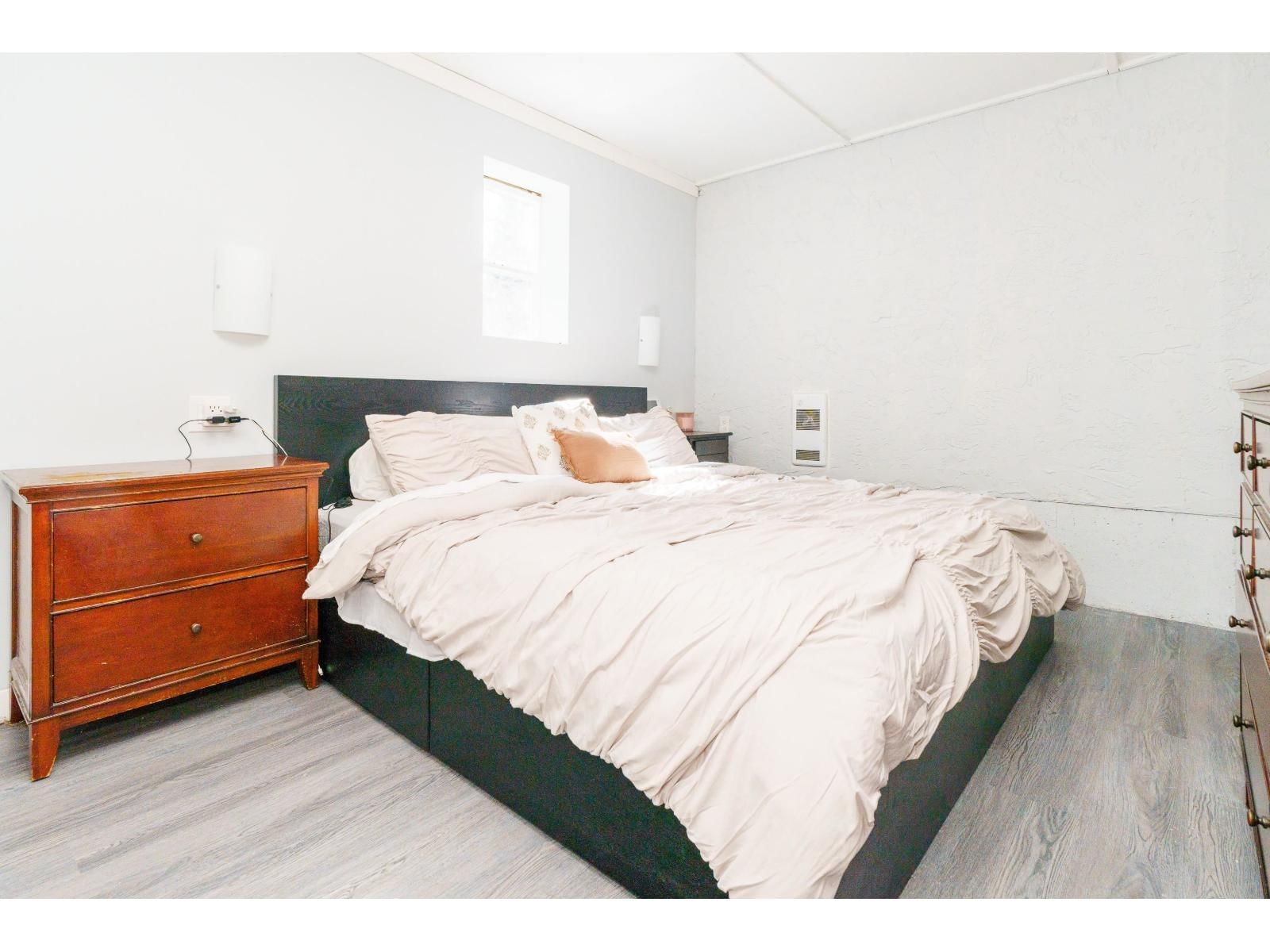 7655 WOODCOCK CRESCENT Image 12