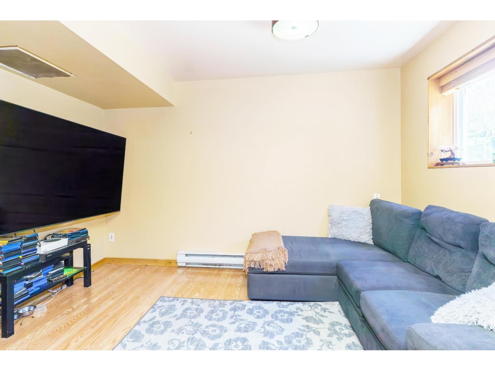 7655 WOODCOCK CRESCENT Image 15