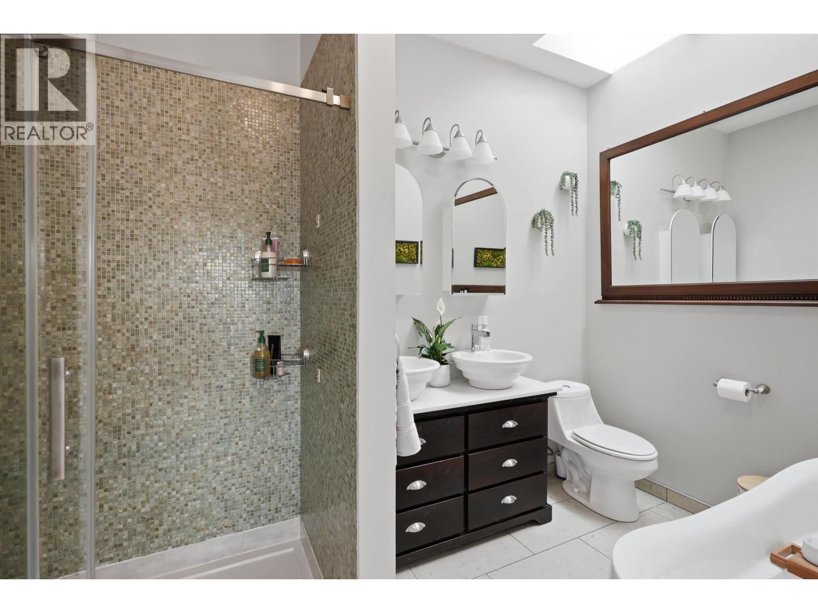 2015 CREELMAN AVENUE Image 30