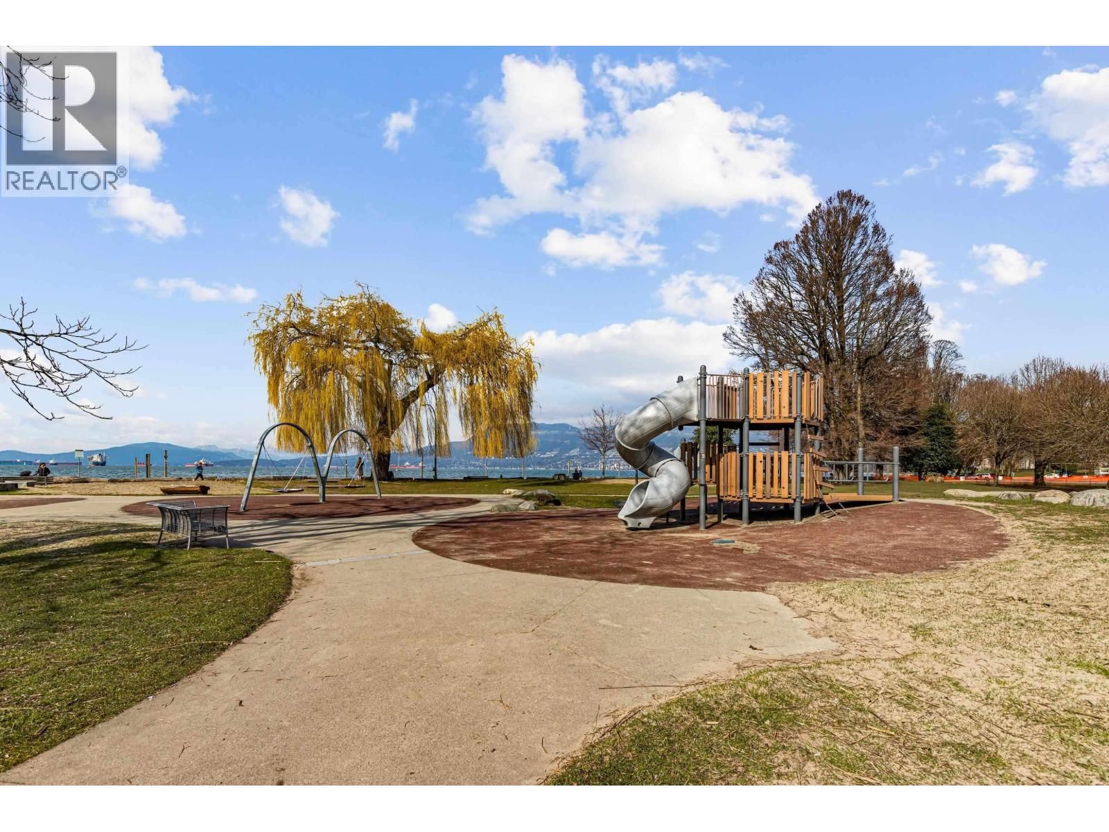 2015 CREELMAN AVENUE Image 35