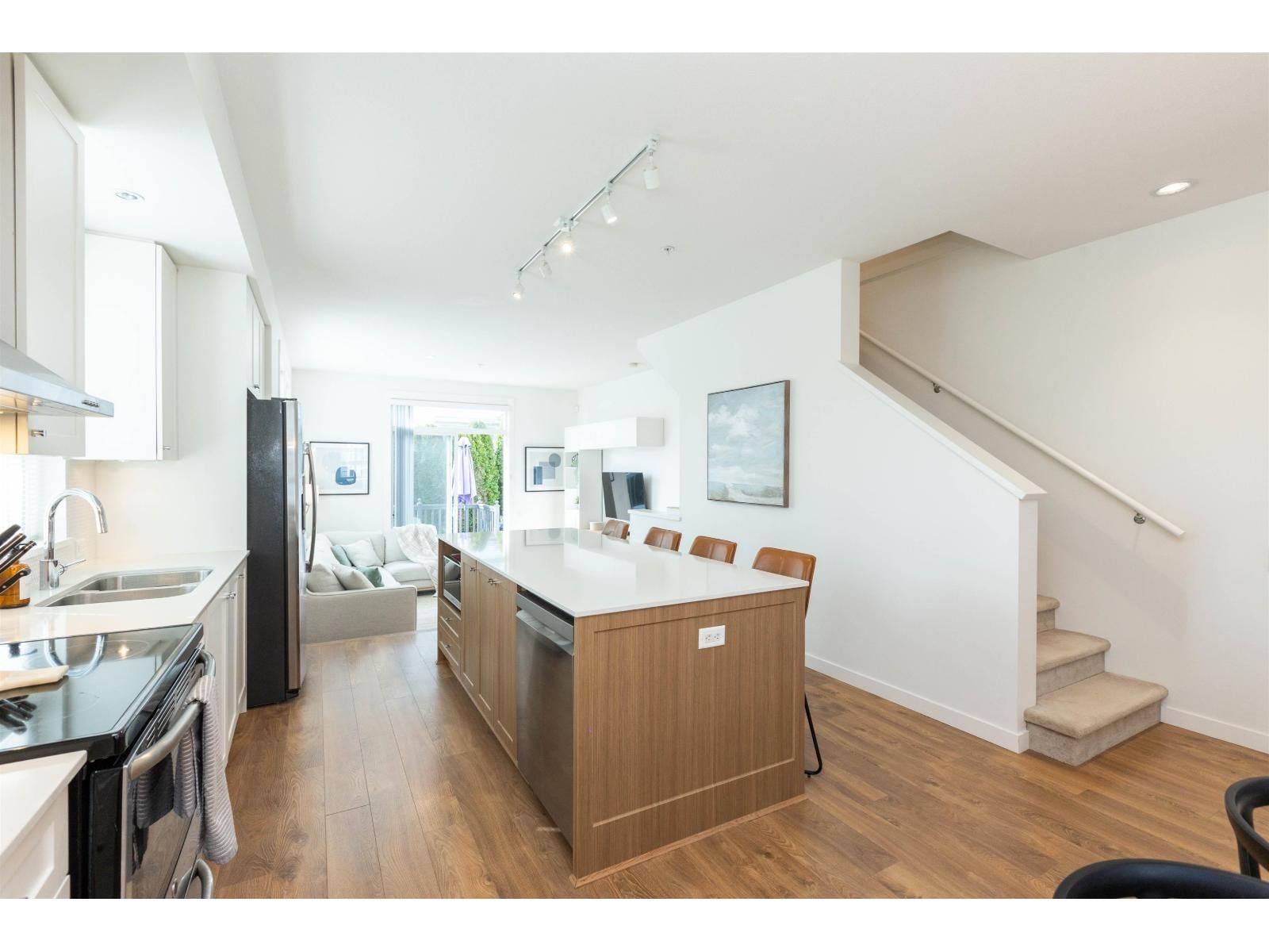 74 - 8476 207A STREET Image 14