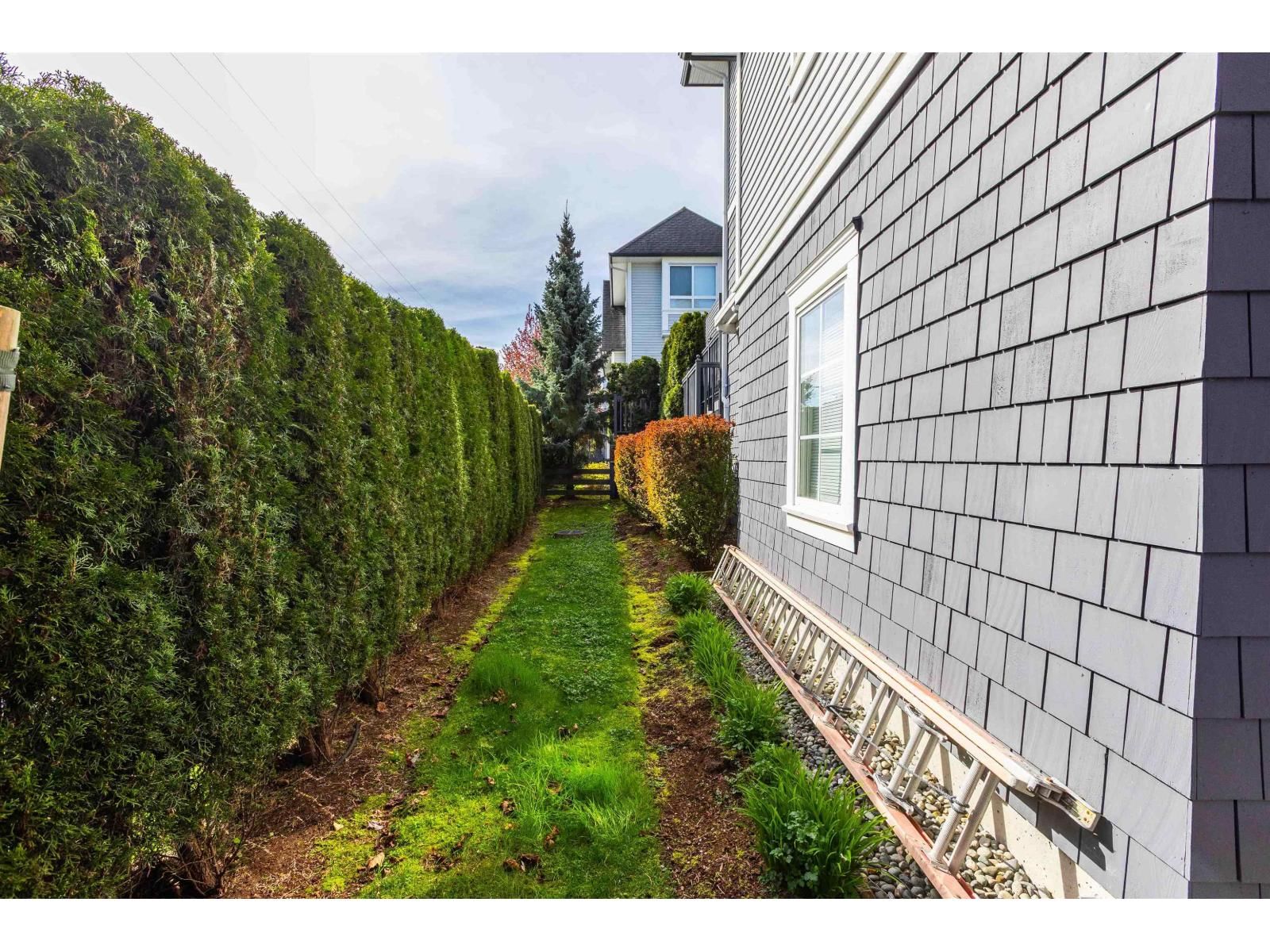 74 - 8476 207A STREET Image 34