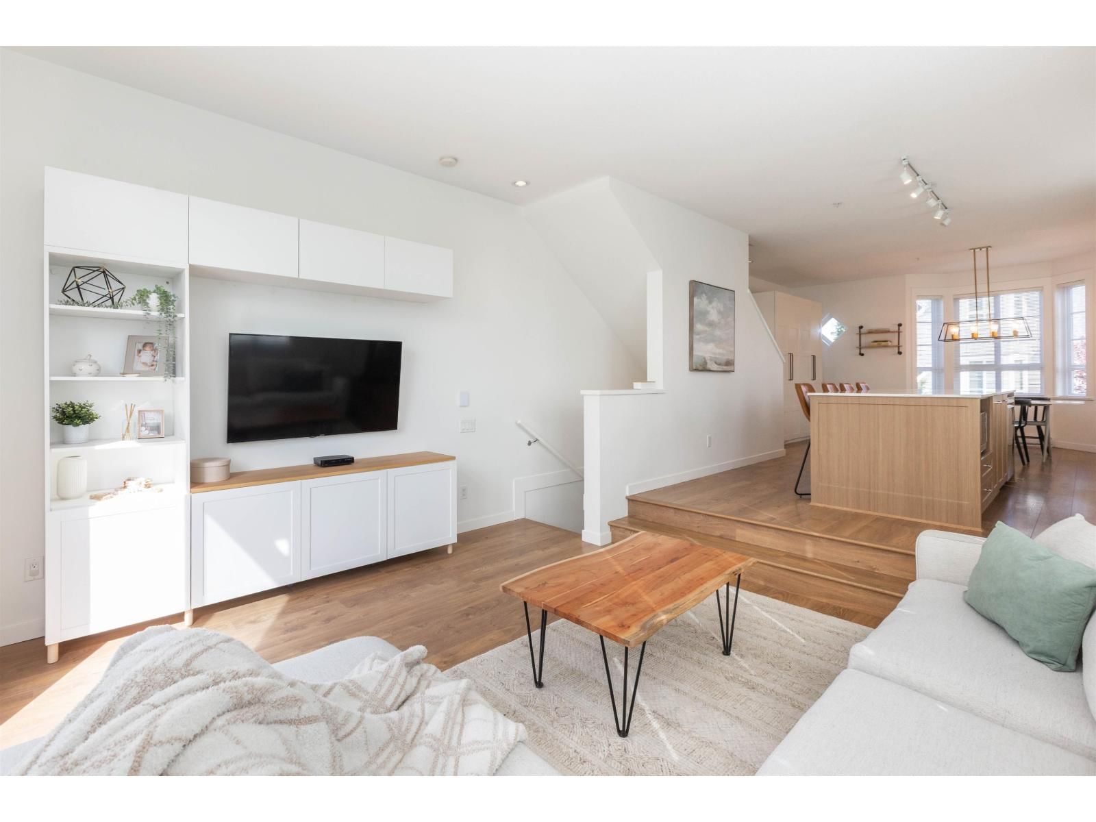 74 - 8476 207A STREET Image 8