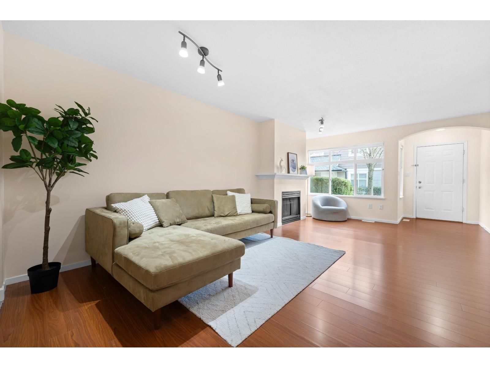 56 - 15968 82 AVENUE Image 10