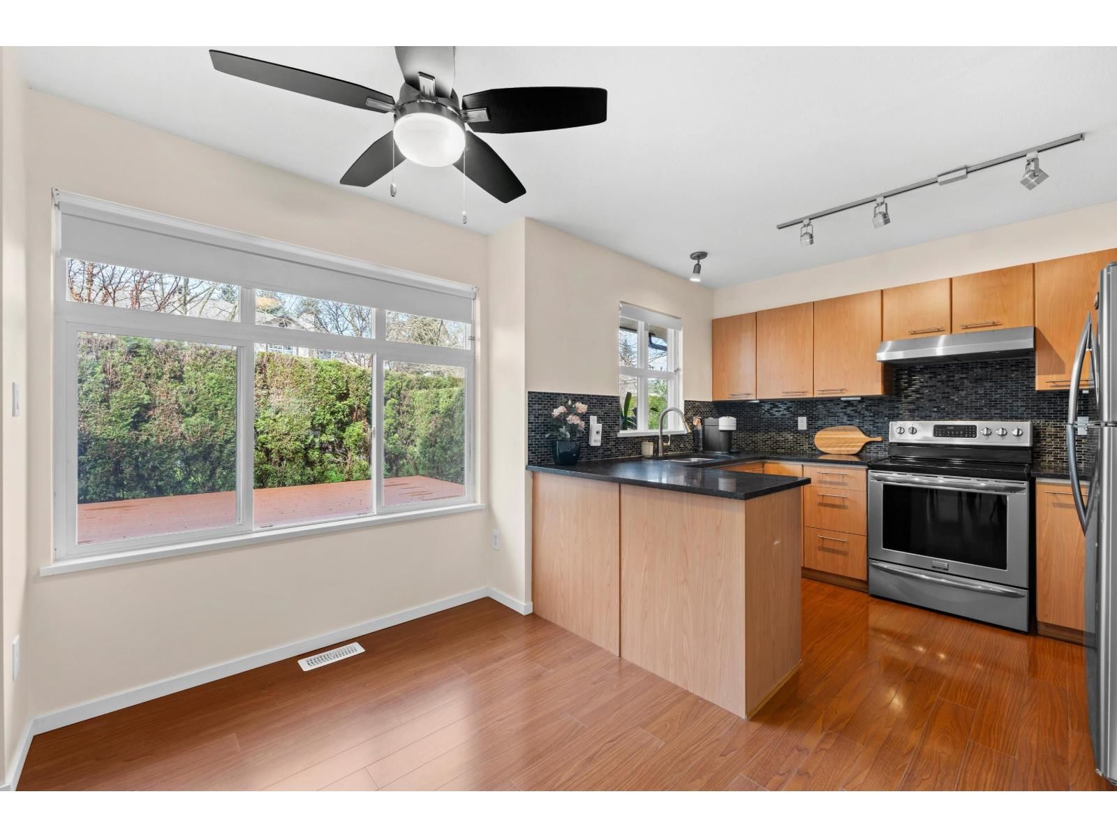 56 - 15968 82 AVENUE Image 18