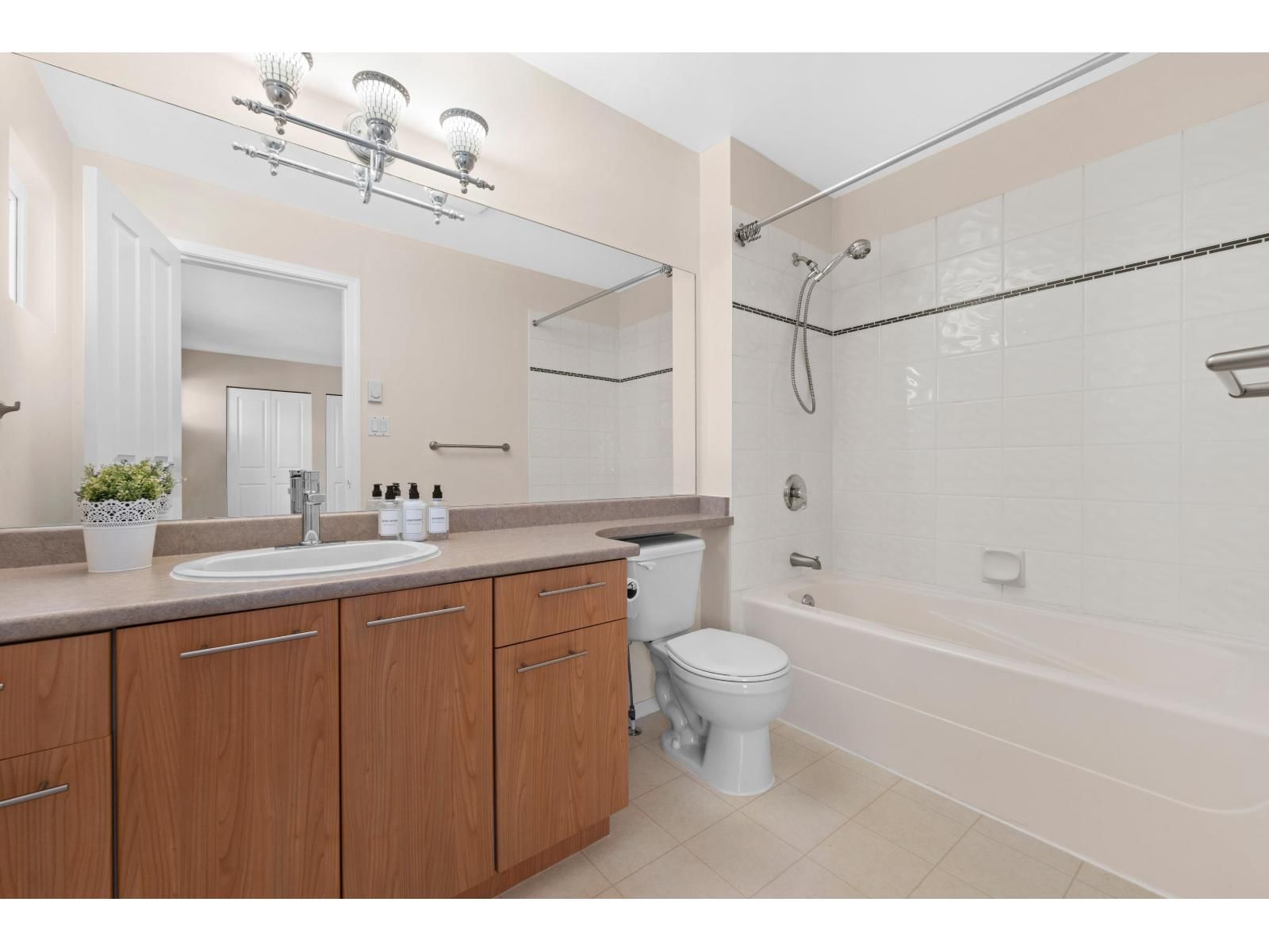 56 - 15968 82 AVENUE Image 27