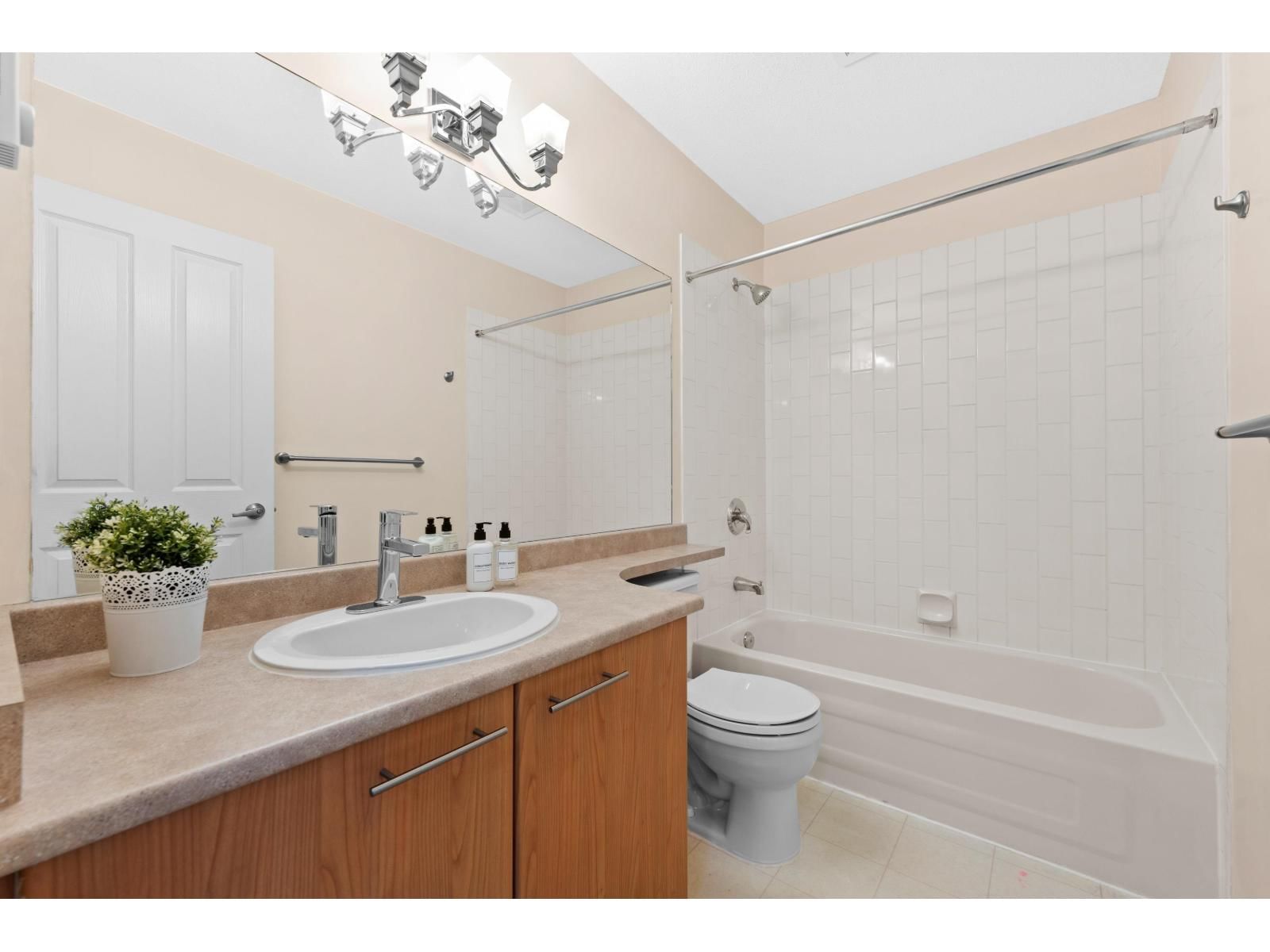 56 - 15968 82 AVENUE Image 33