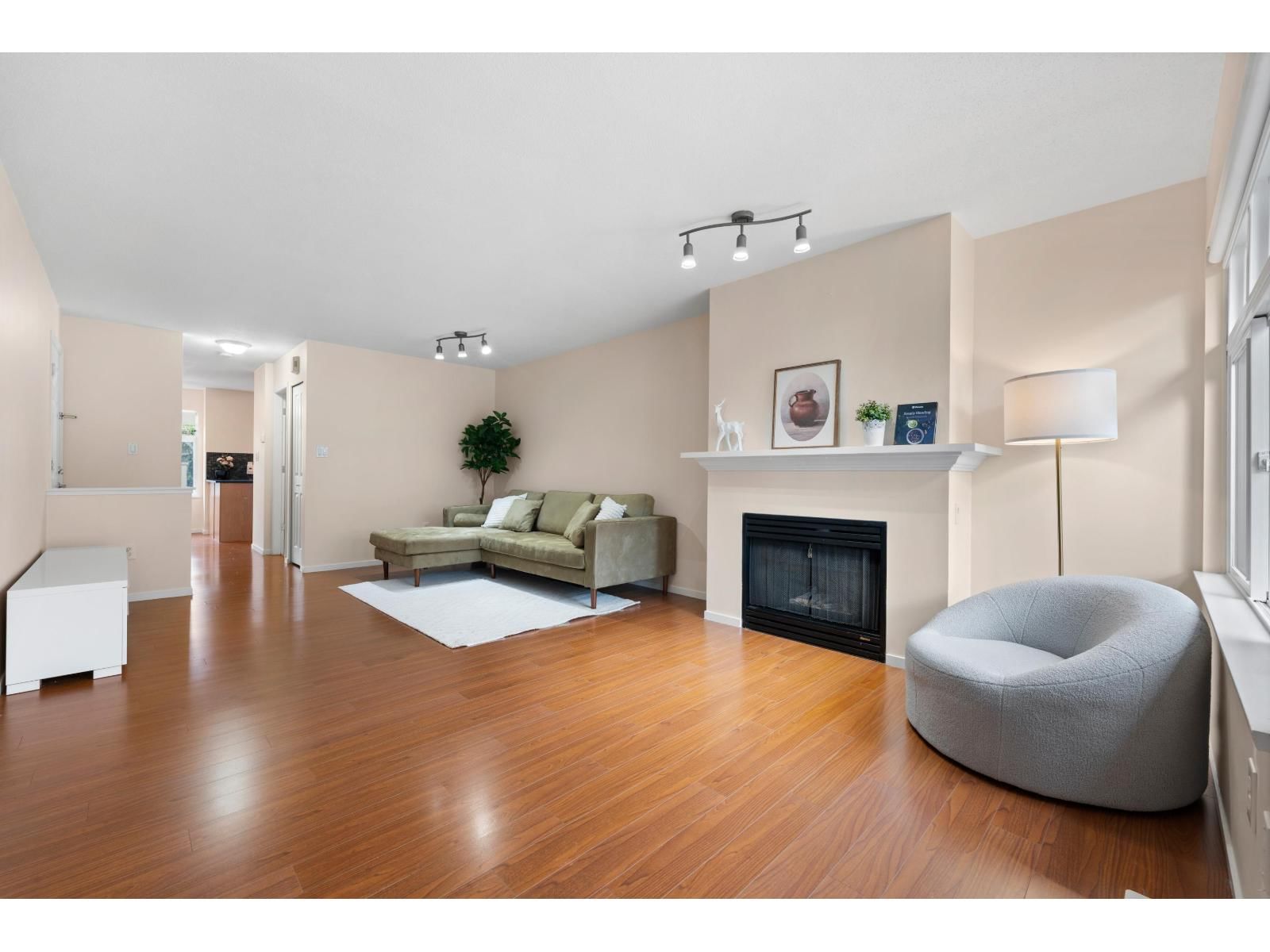 56 - 15968 82 AVENUE Image 6