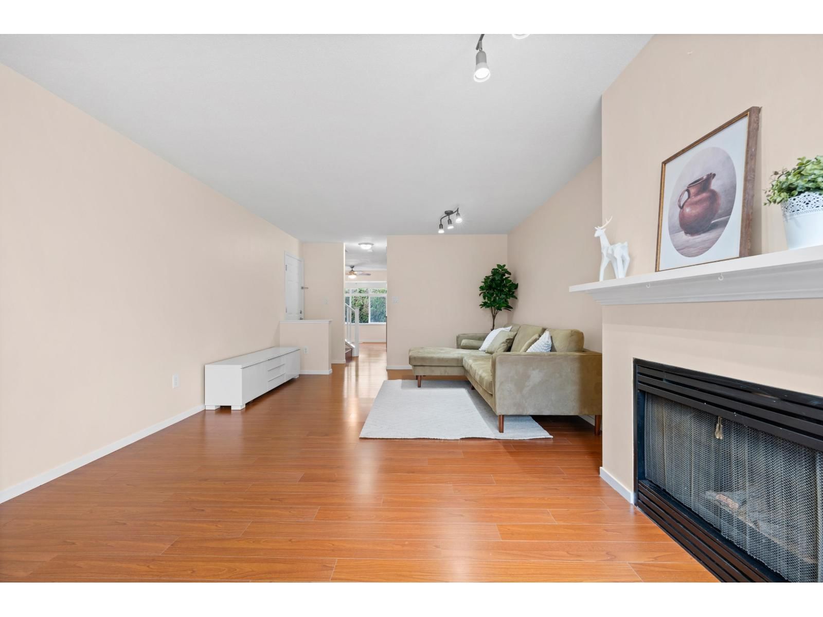 56 - 15968 82 AVENUE Image 9