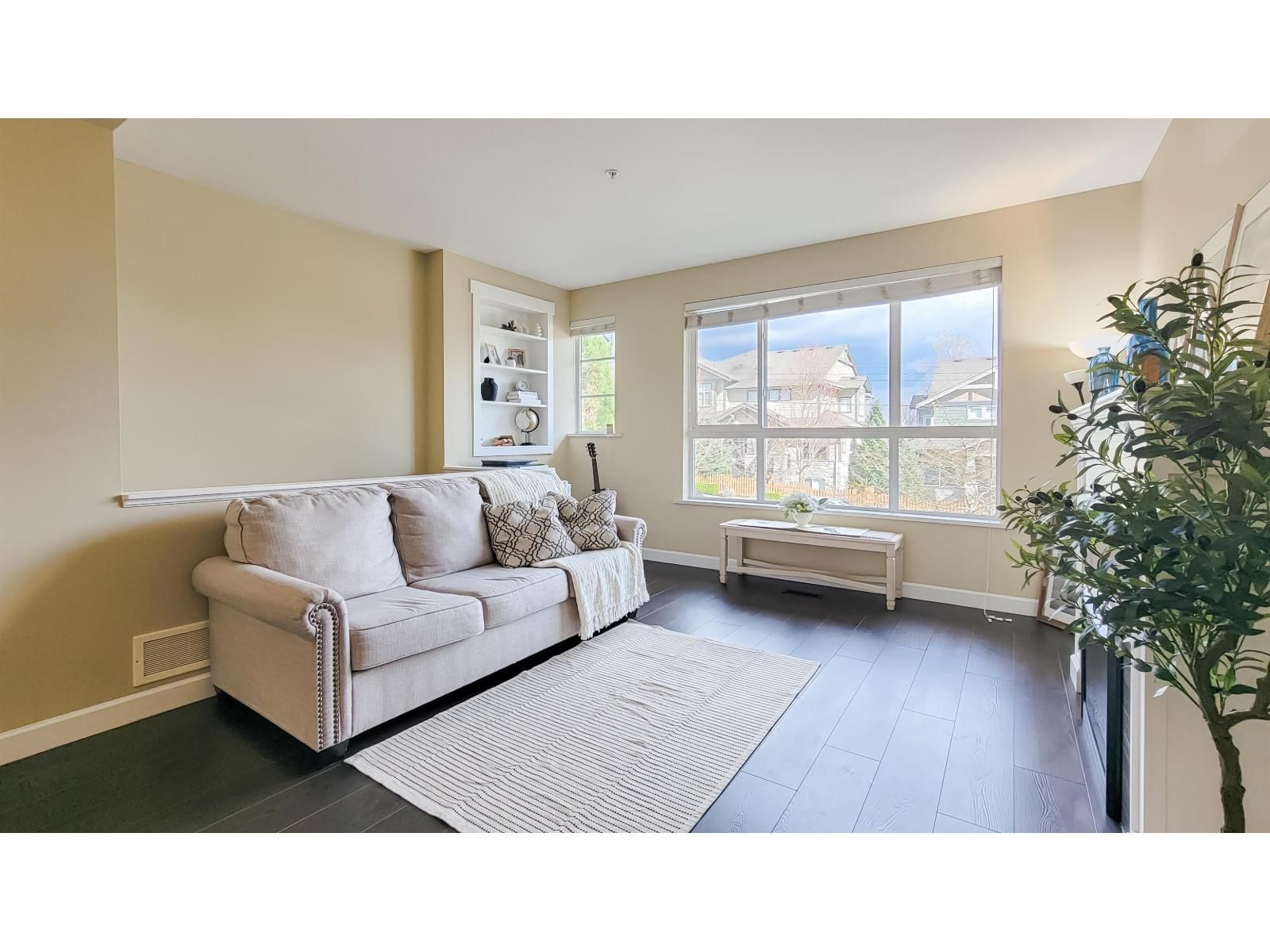 4 - 7059 210 STREET Image 4