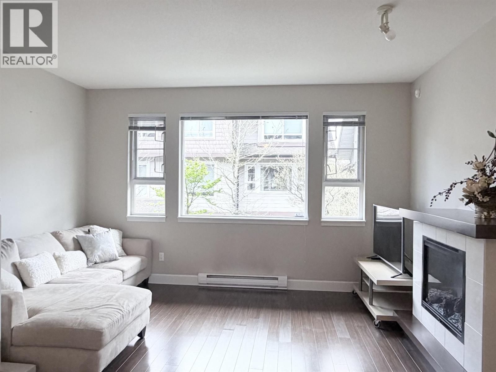 25 - 9551 FERNDALE ROAD Image 2