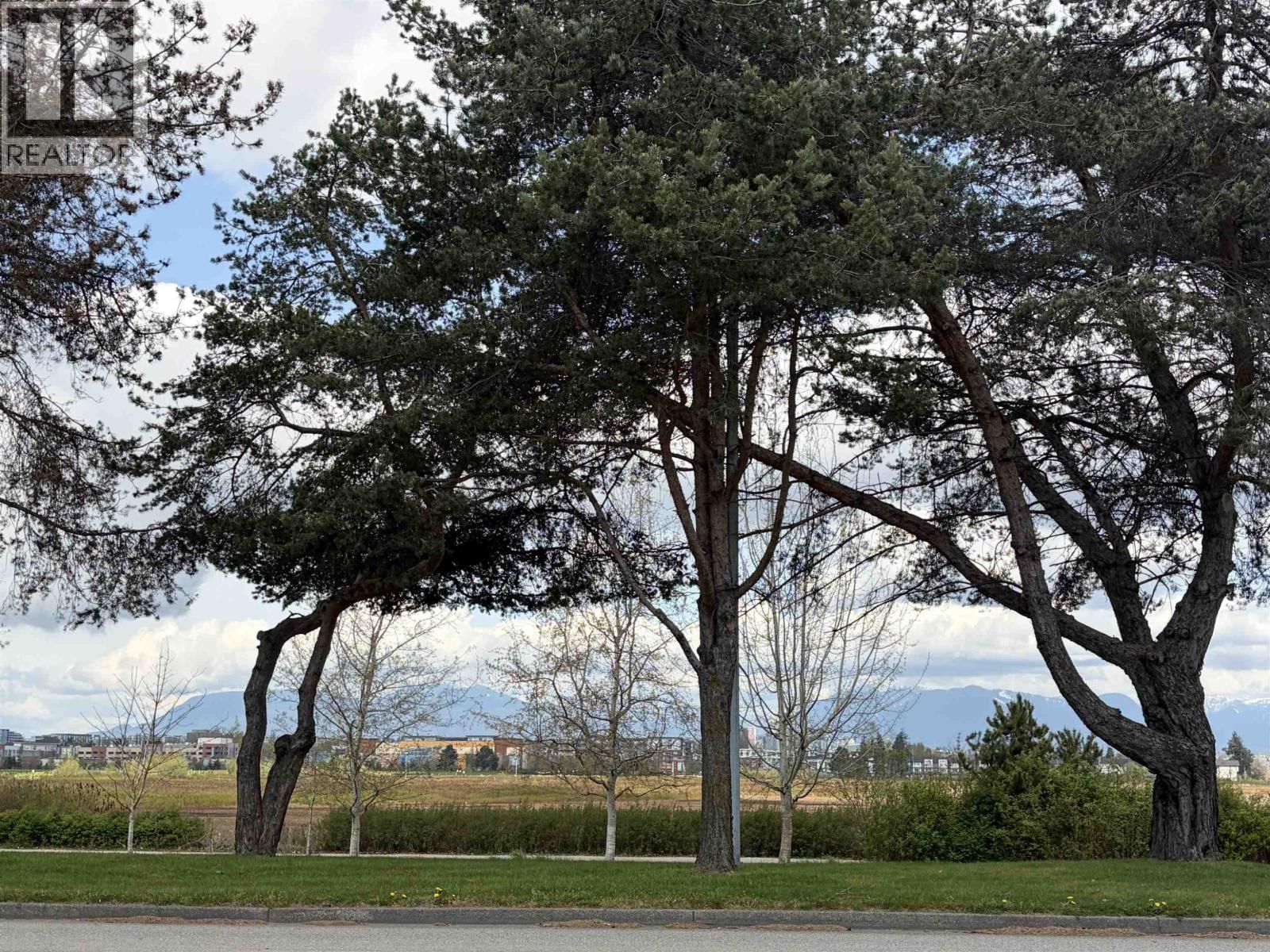 25 - 9551 FERNDALE ROAD Image 25