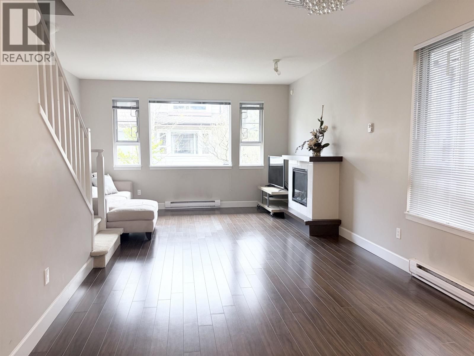 25 - 9551 FERNDALE ROAD Image 3