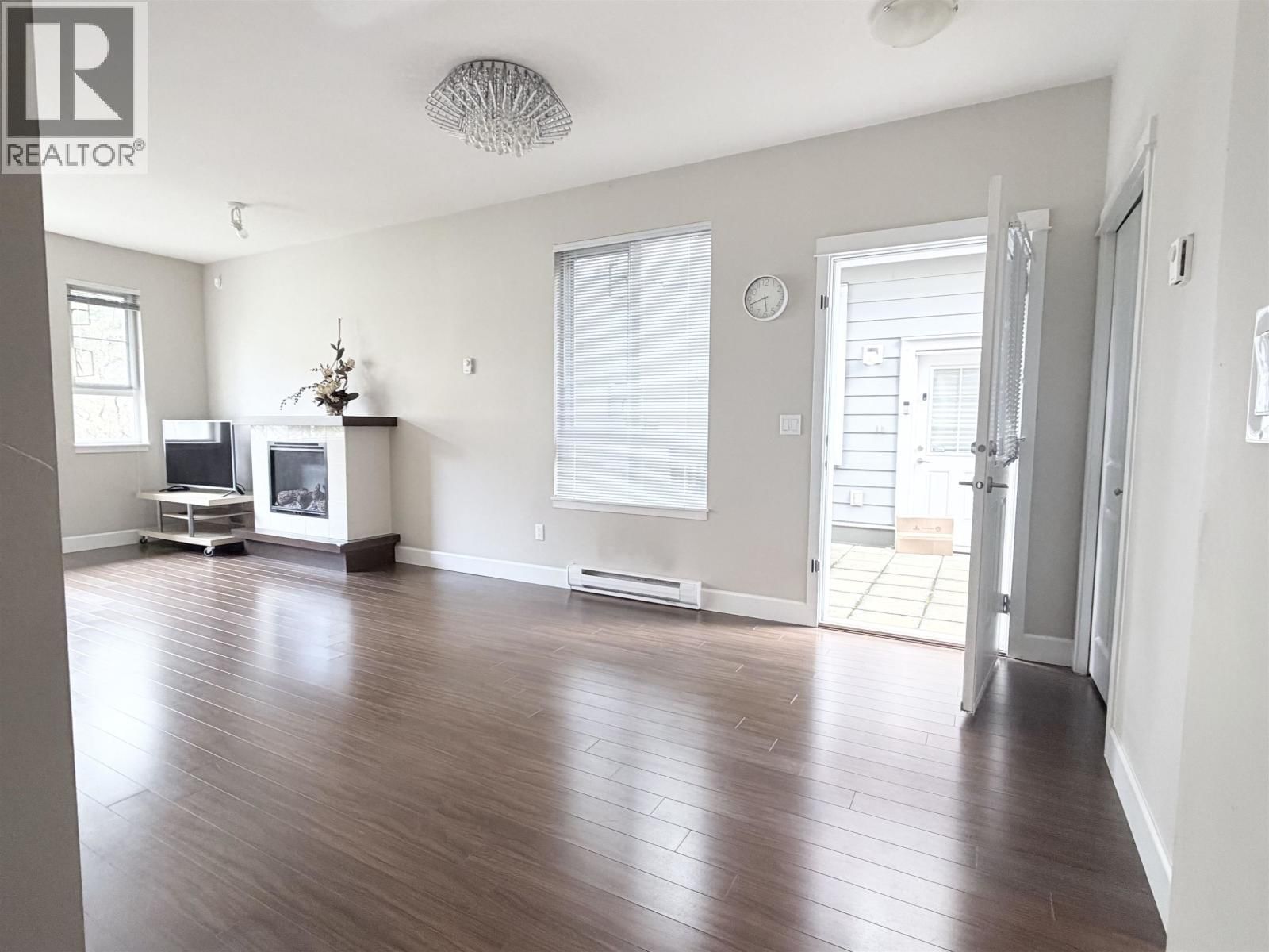 25 - 9551 FERNDALE ROAD Image 4