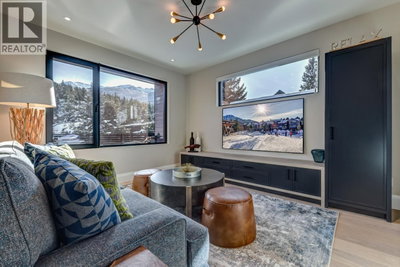 7313 TONI SAILER Lane | Whistler British Columbia | Slide Image Sixteen