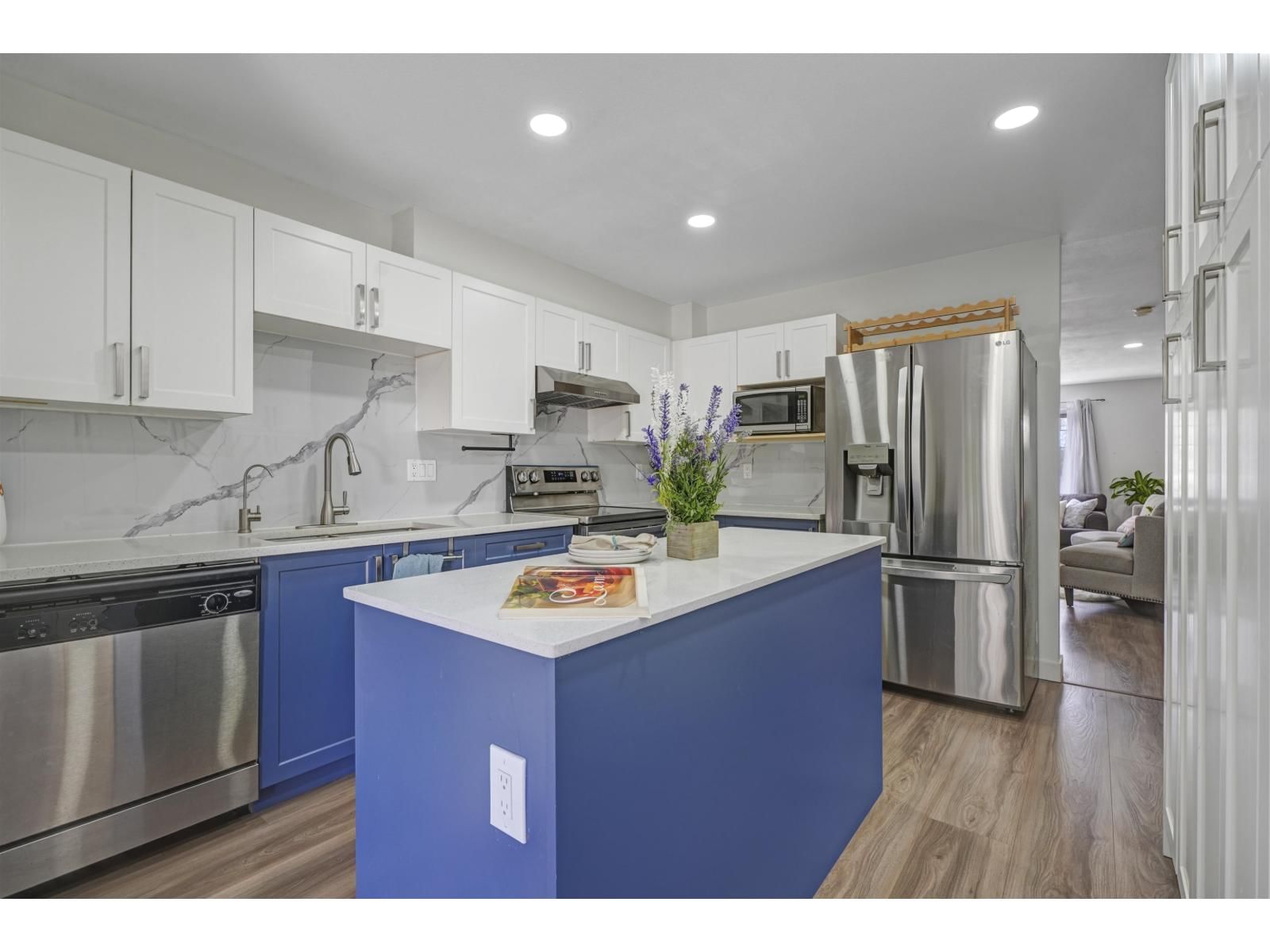 32 - 6533 121 STREET Image 2