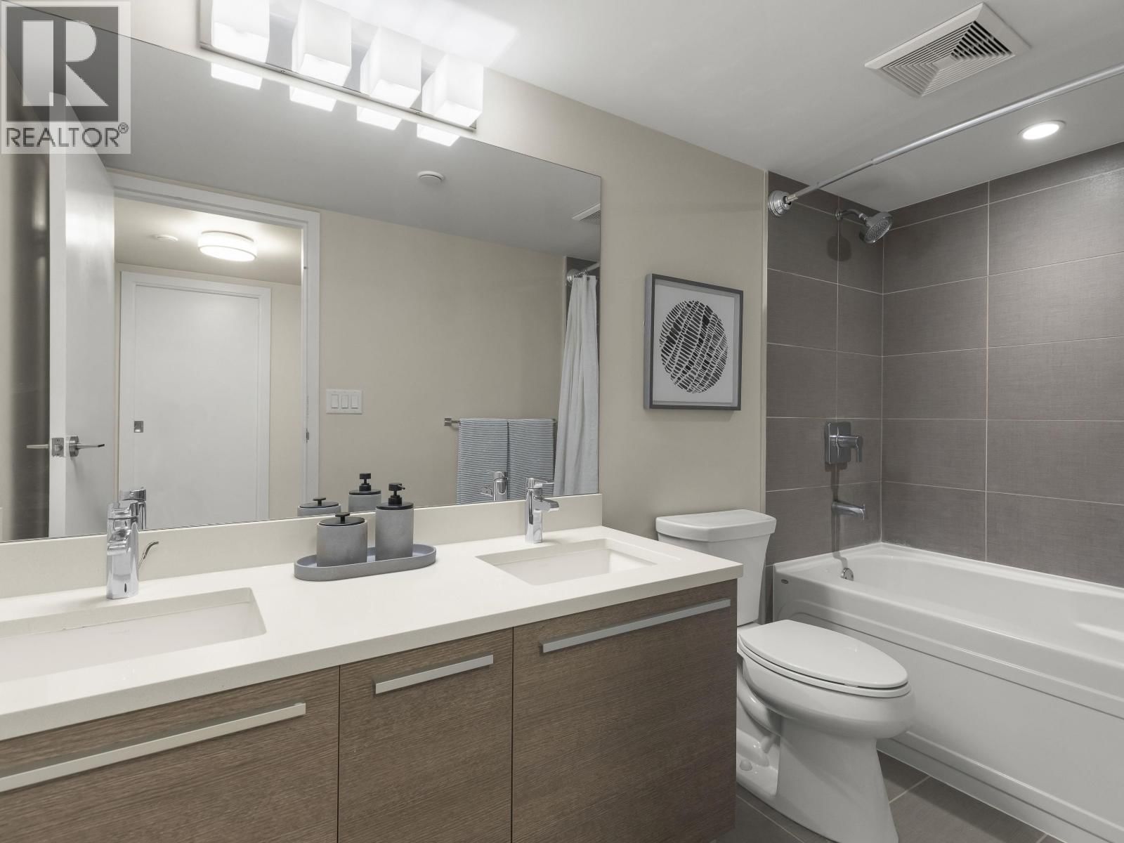 1323 HOMER STREET Image 16