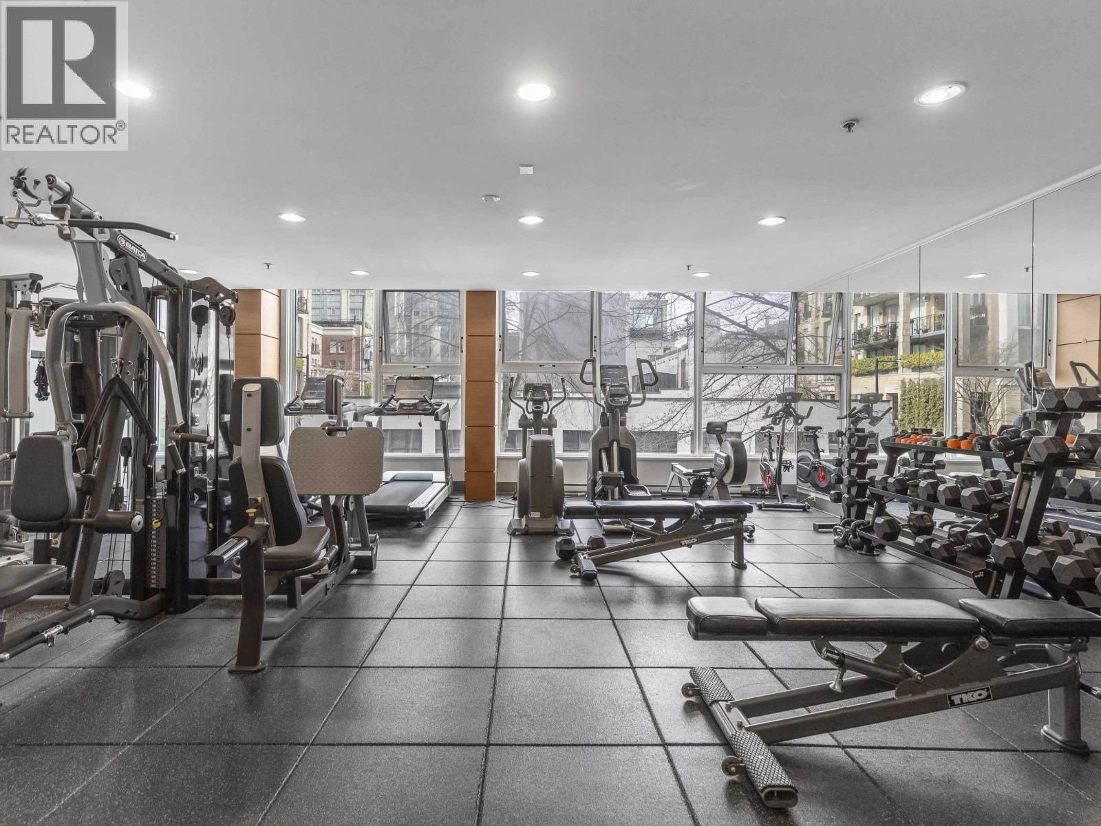 1323 HOMER STREET Image 31