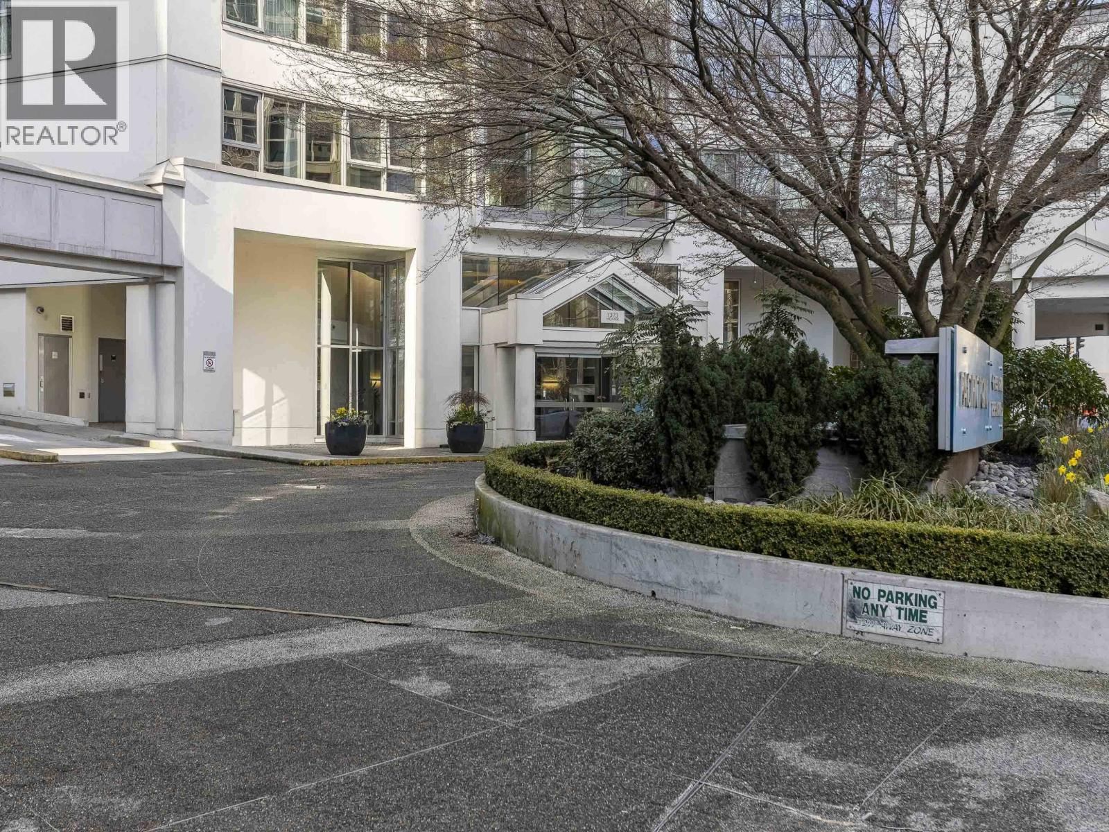 1323 HOMER STREET Image 34